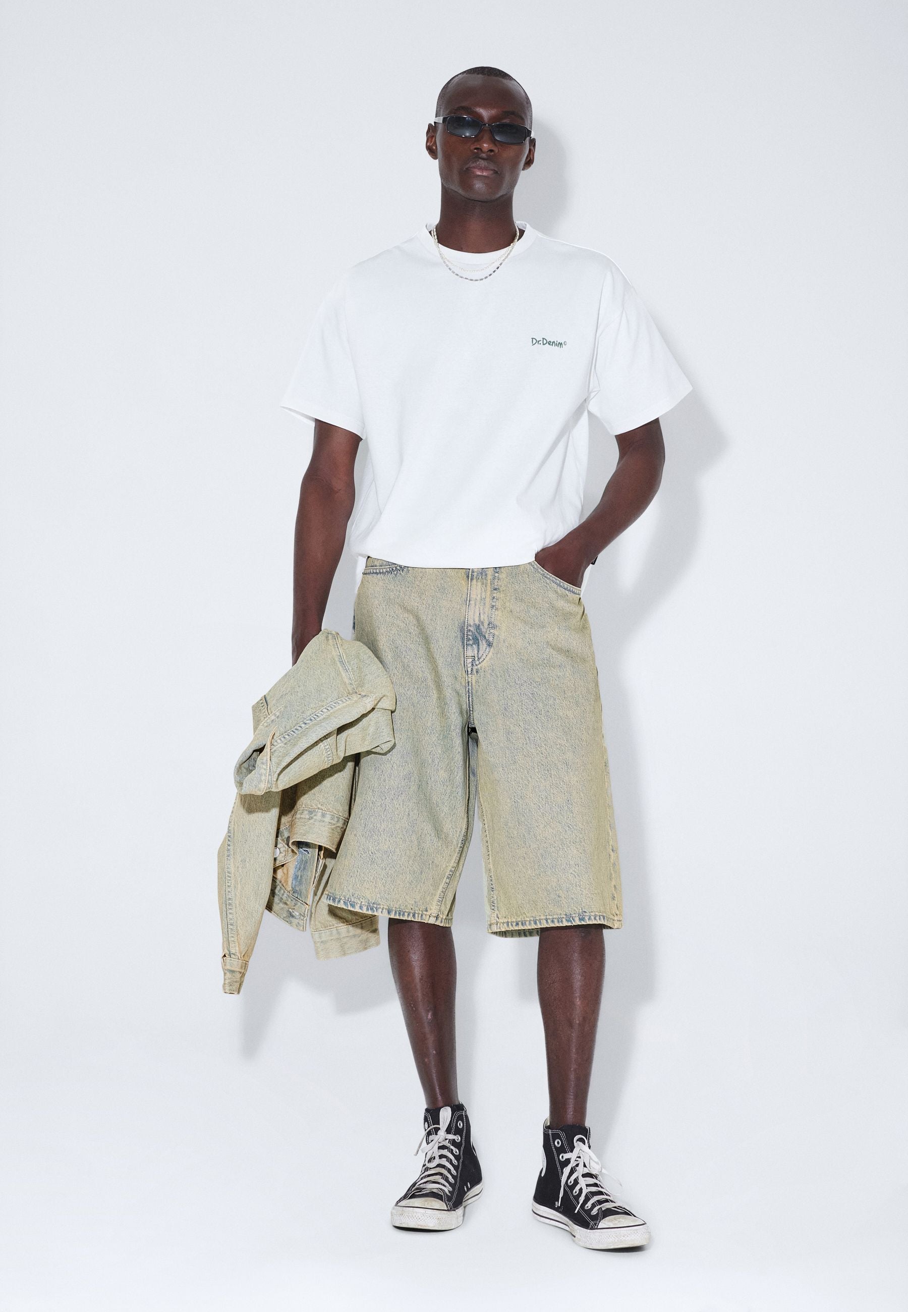 2610103M10_DrDenim_ValiShorts_StreamDesert_Main_M1_1