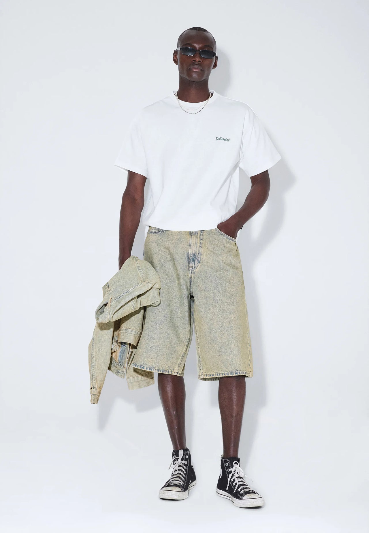 2610103M10_DrDenim_ValiShorts_StreamDesert_Main_M1_1