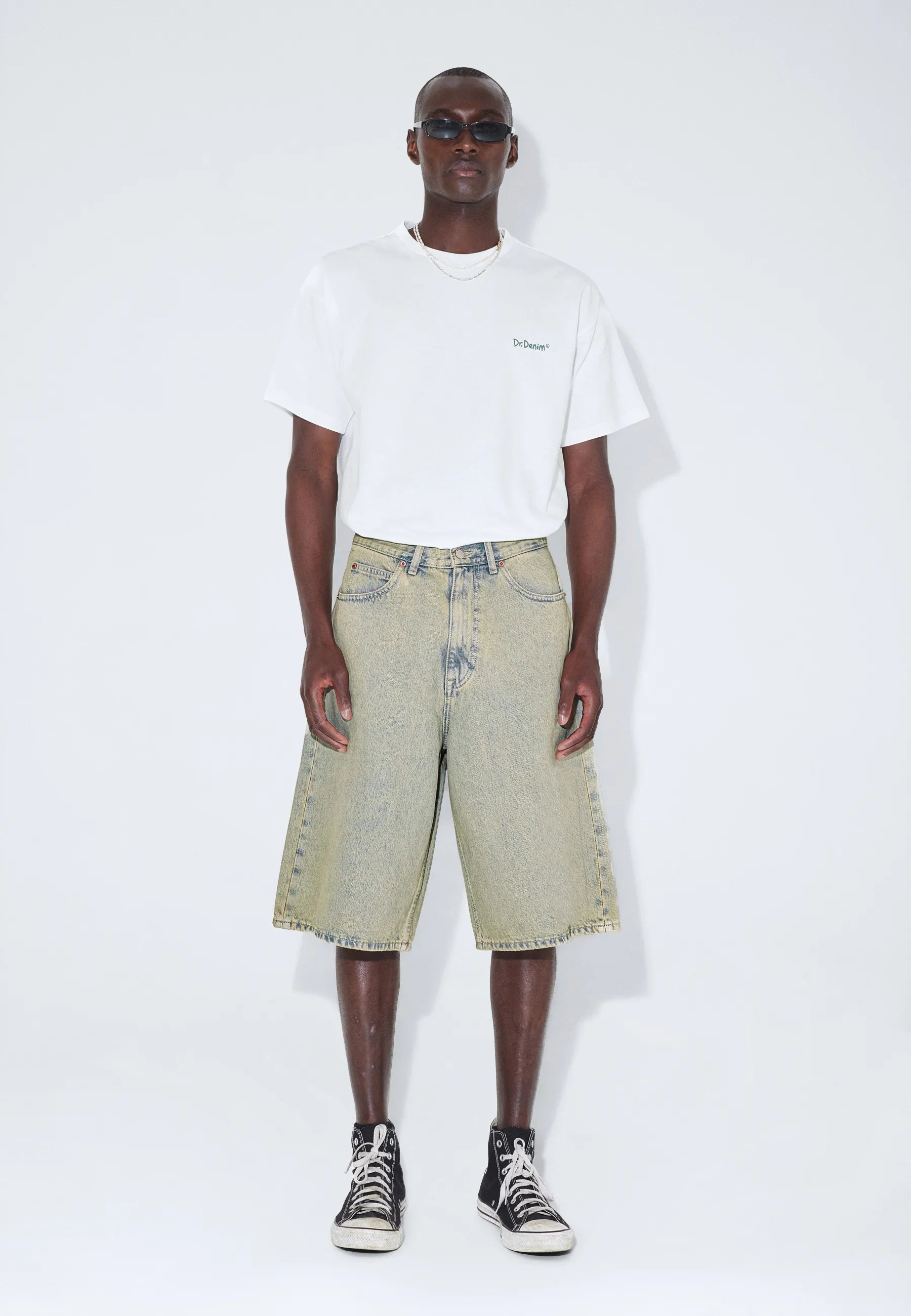 2610103M10_DrDenim_ValiShorts_StreamDesert_Main_M1_4