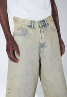 2610103M10_DrDenim_ValiShorts_StreamDesert_Main_M5_1