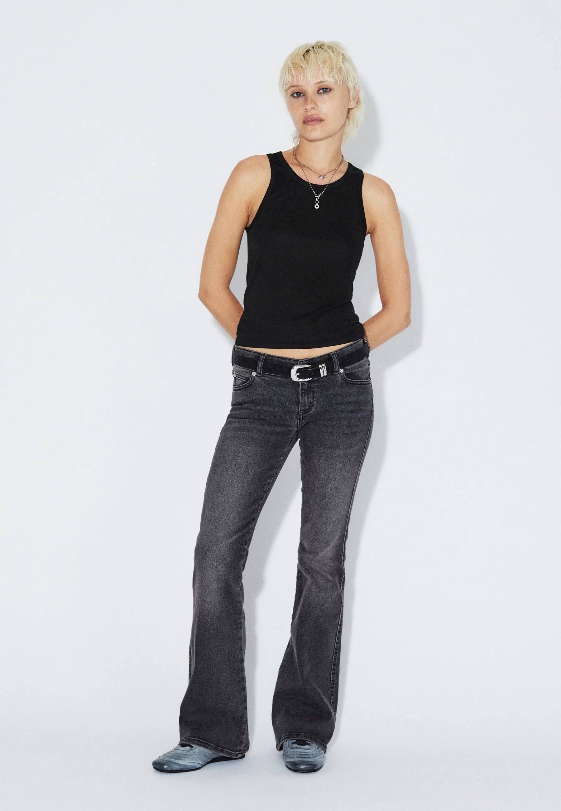 2610104BF1_DrDenim_KilyLowBootcut_GreyMistRed_Main_W1_3