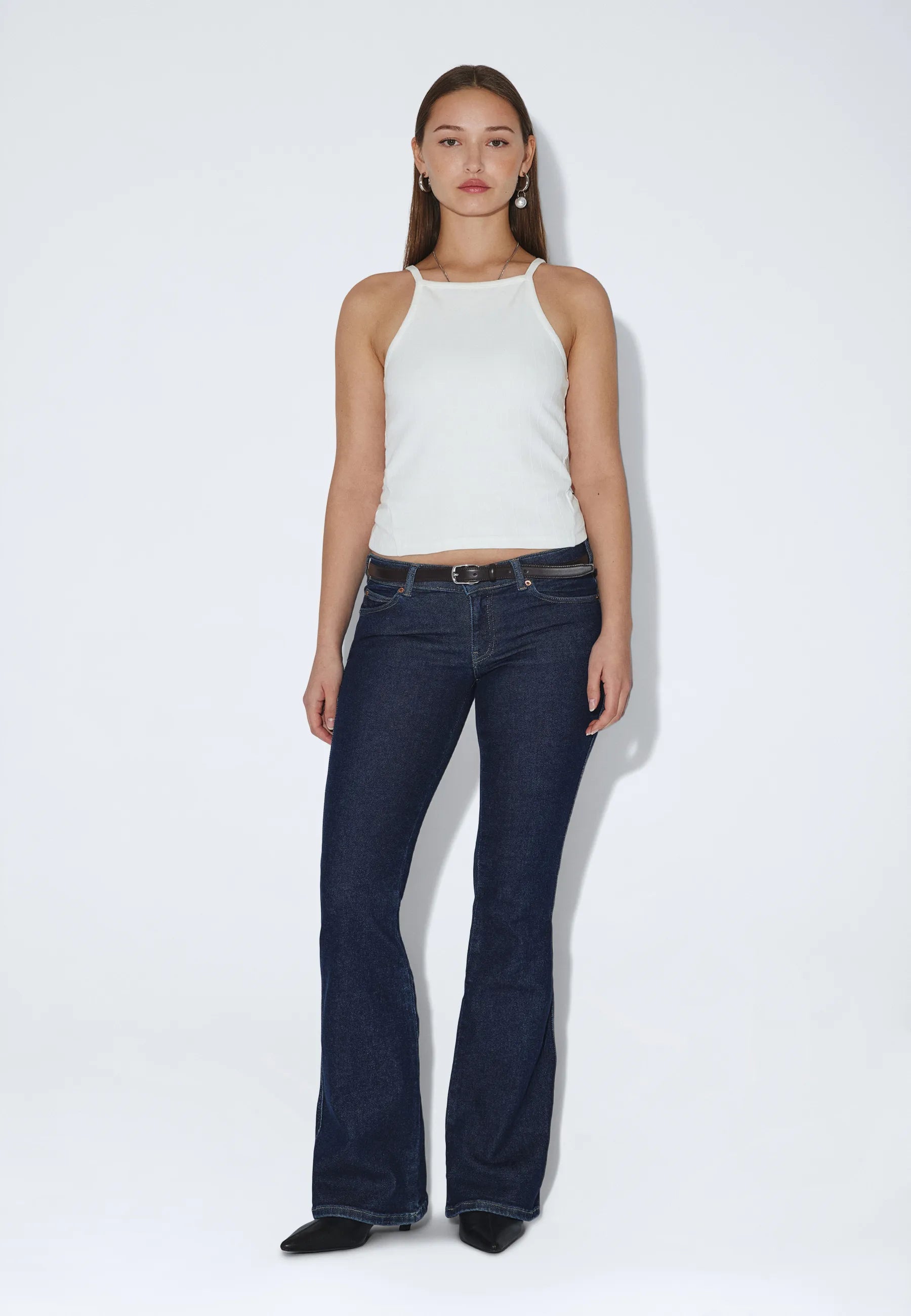 2610104U75_DrDenim_KilyLowBootcut_CapeDeepPlain_main_W1_4
