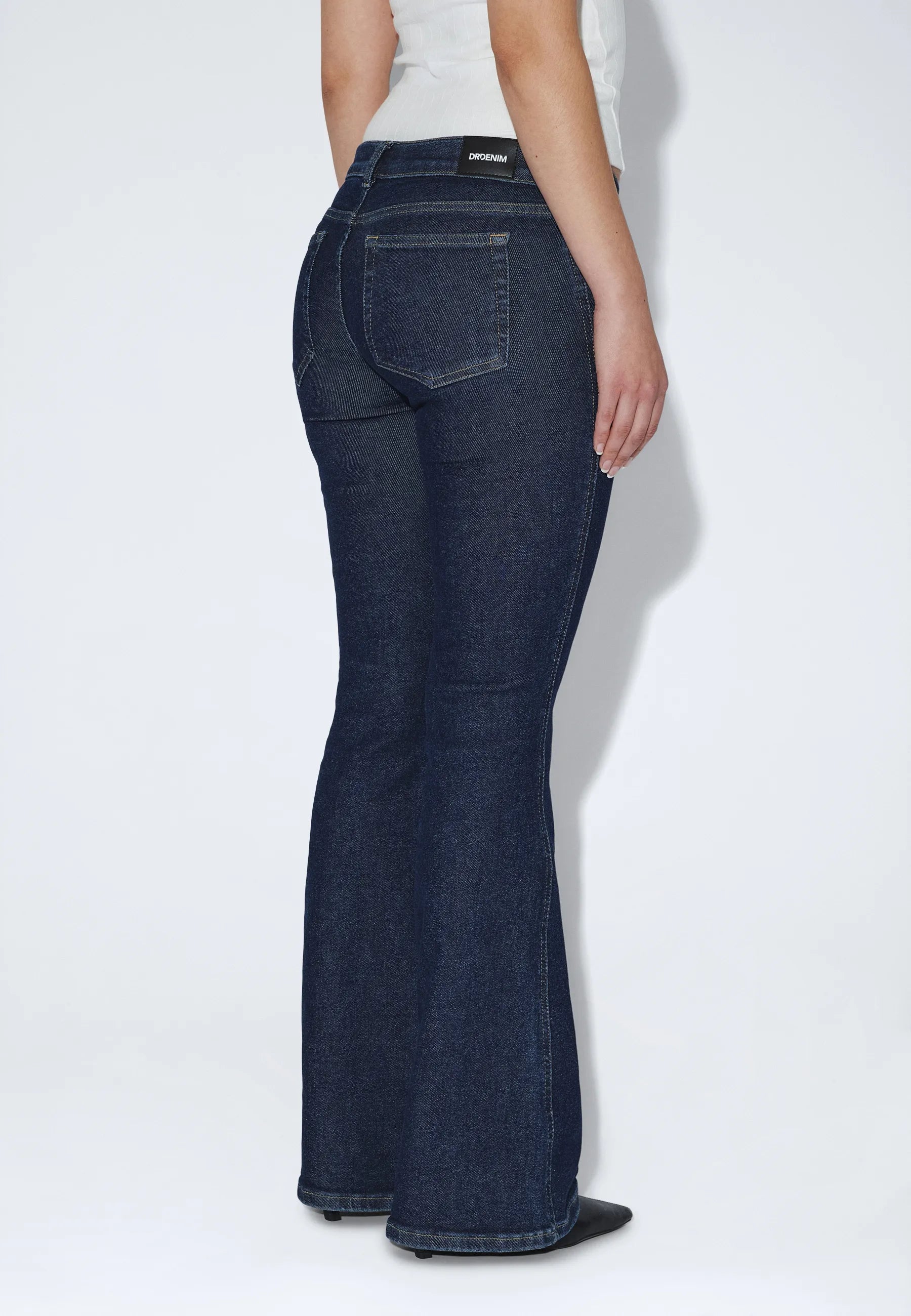 2610104U75_DrDenim_KilyLowBootcut_CapeDeepPlain_main_W4_1