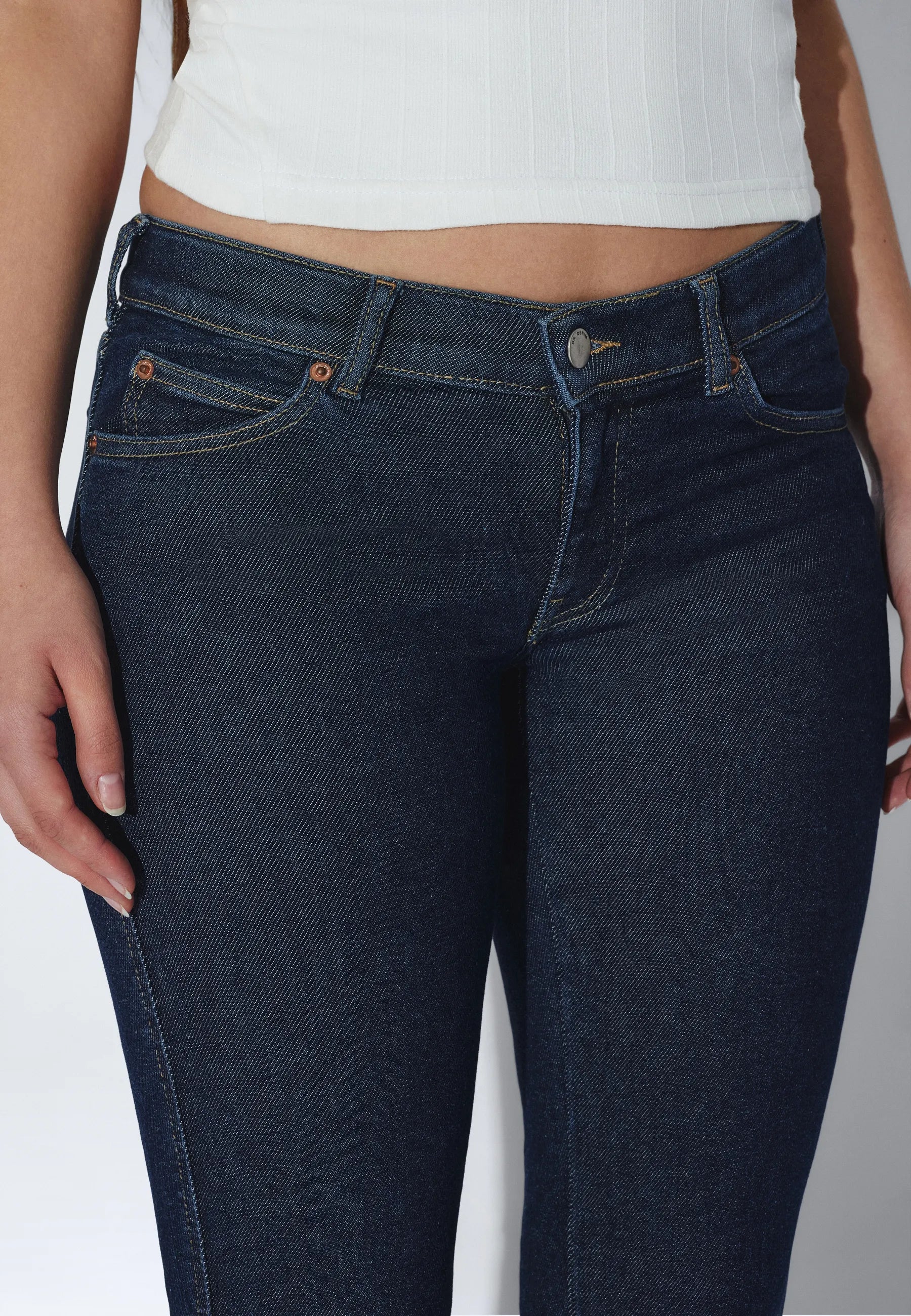 2610104U75_DrDenim_KilyLowBootcut_CapeDeepPlain_main_W5_1
