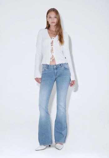 2610104V50_DrDenim_KilyLowBootcut_ValeLightFade_Main_W1_2