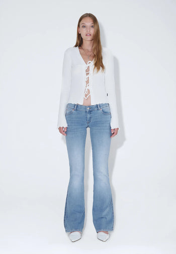 2610104V50_DrDenim_KilyLowBootcut_ValeLightFade_Main_W1_3