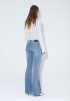 2610104V50_DrDenim_KilyLowBootcut_ValeLightFade_Main_W2_1