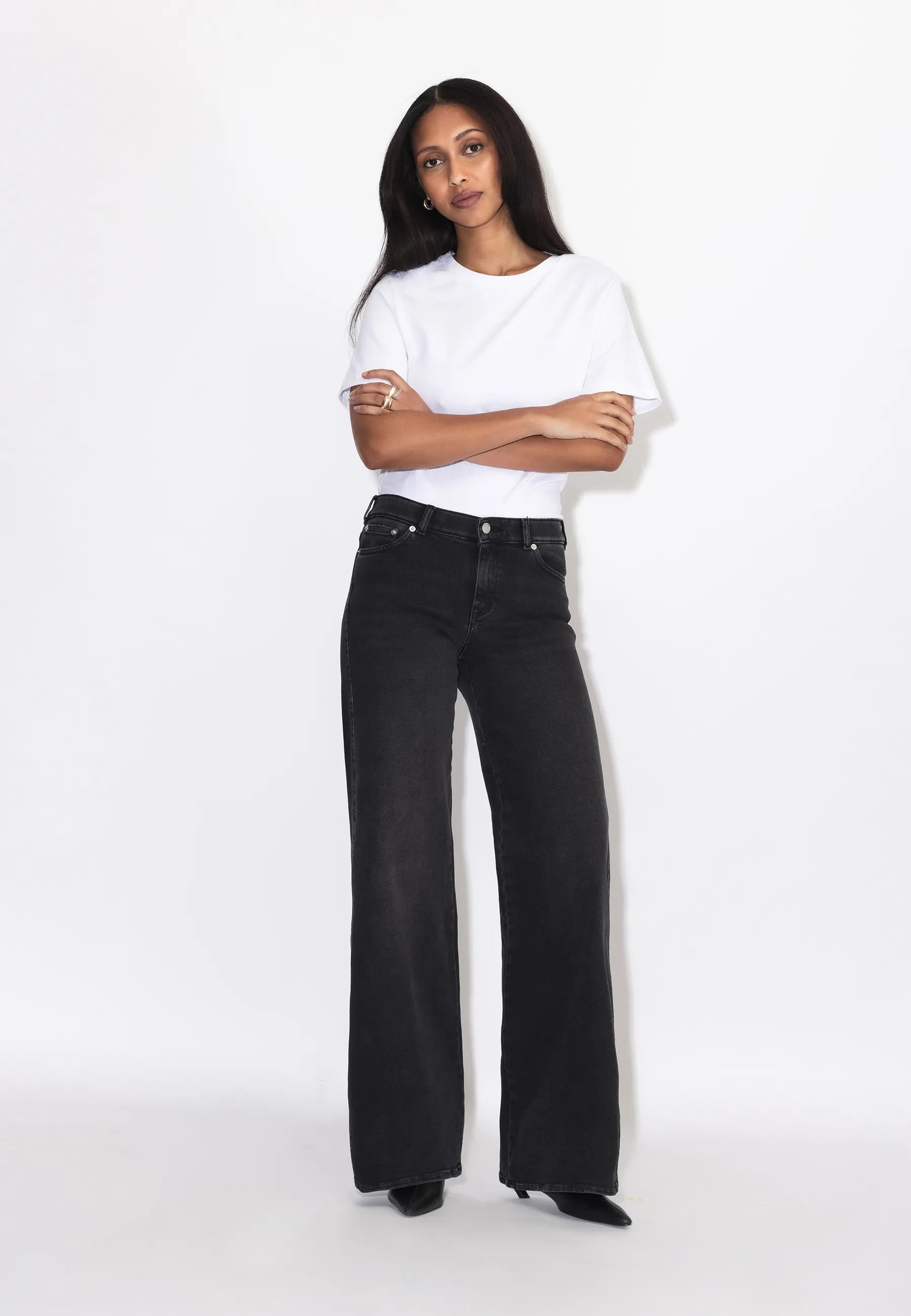 2610105A99_DrDenim_ZilaMidWide_BlackMist_Main_W1_2