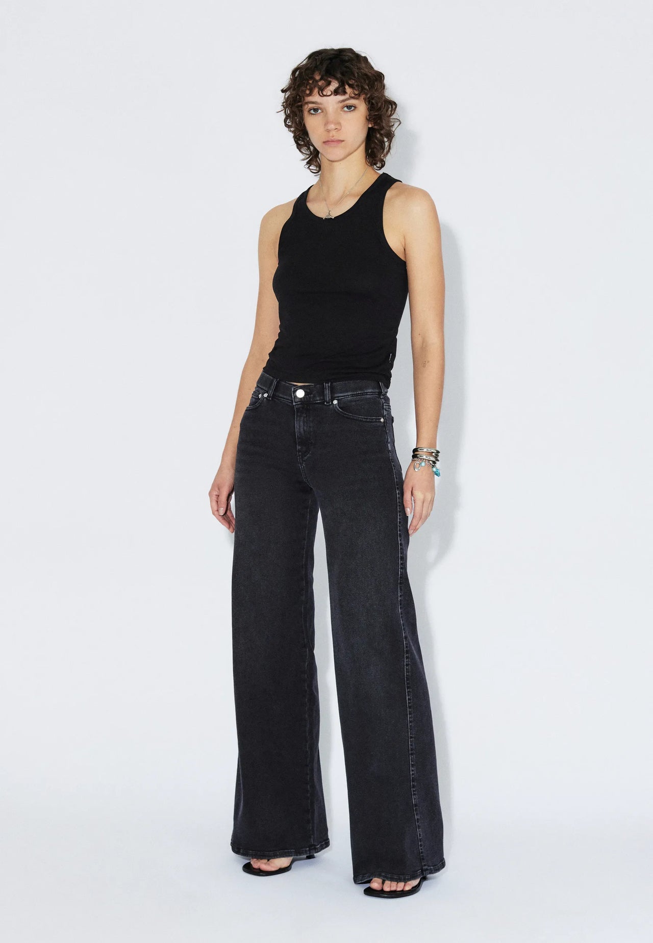 2610105A99_DrDenim_ZilaMidWide_BlackMist_Main_W1_2