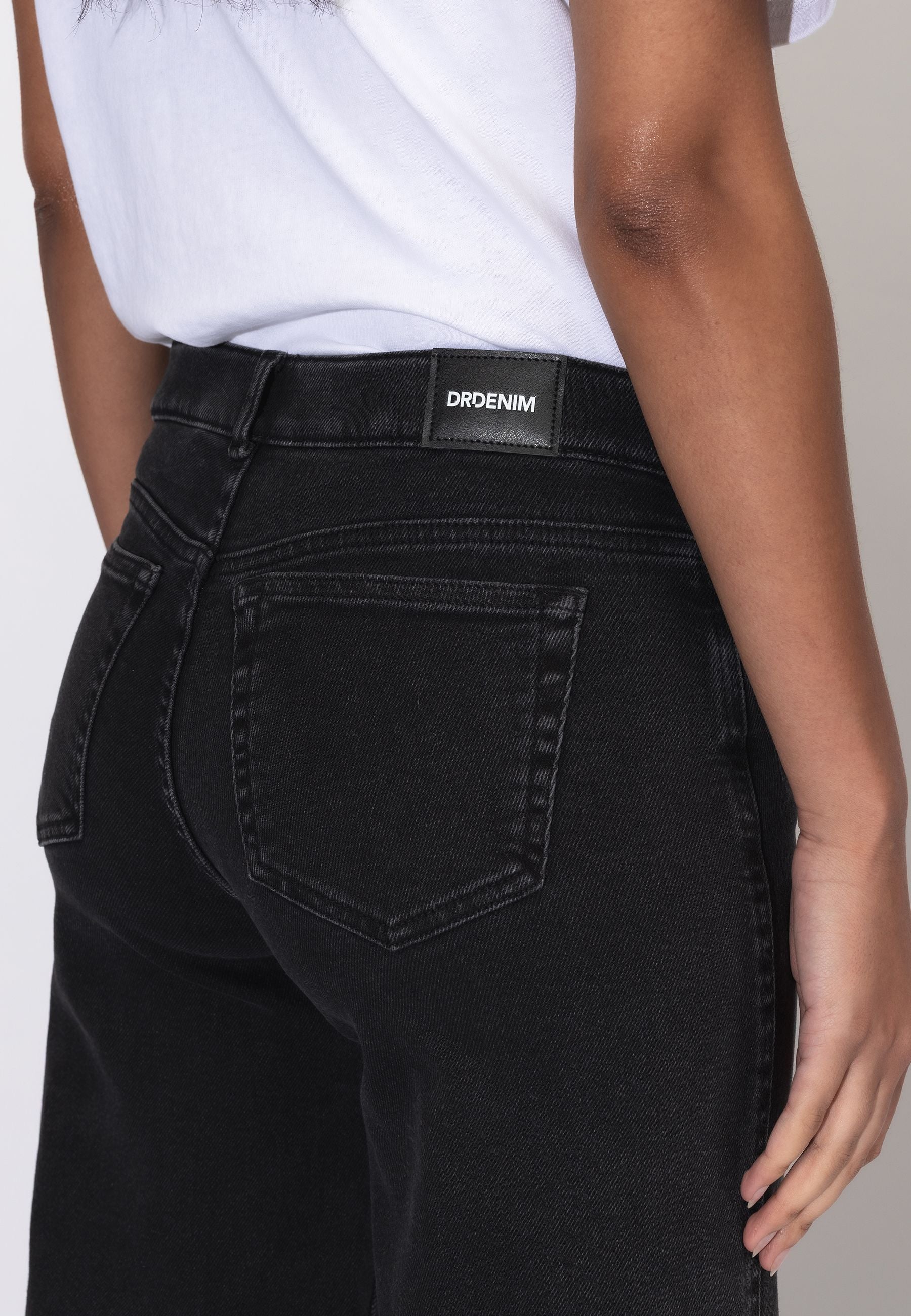 2610105A99_DrDenim_ZilaMidWide_BlackMist_Main_W5_2