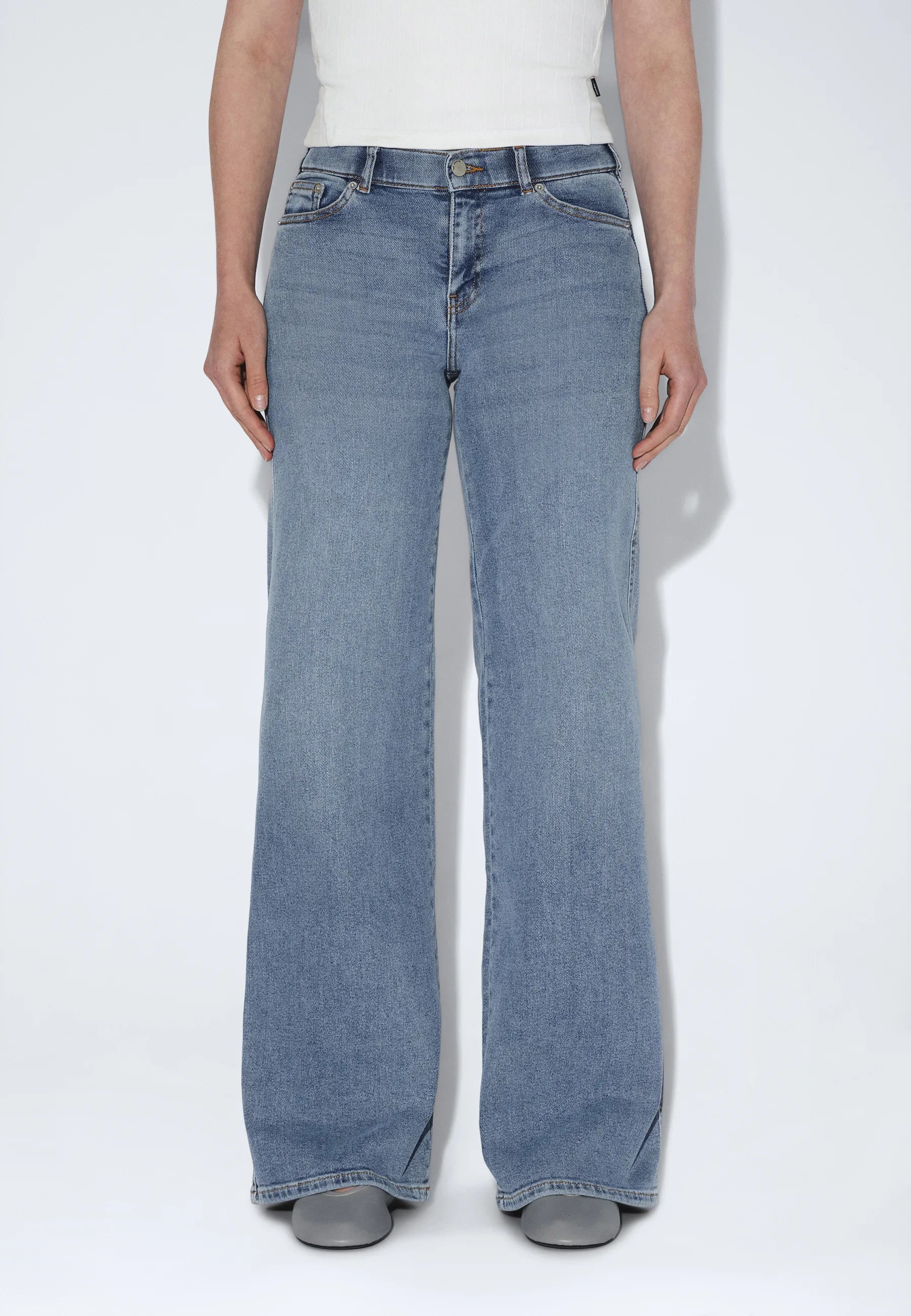 2610105J82_DrDenim_ZilaMidWide_CapeLightUsed_main_W3_1