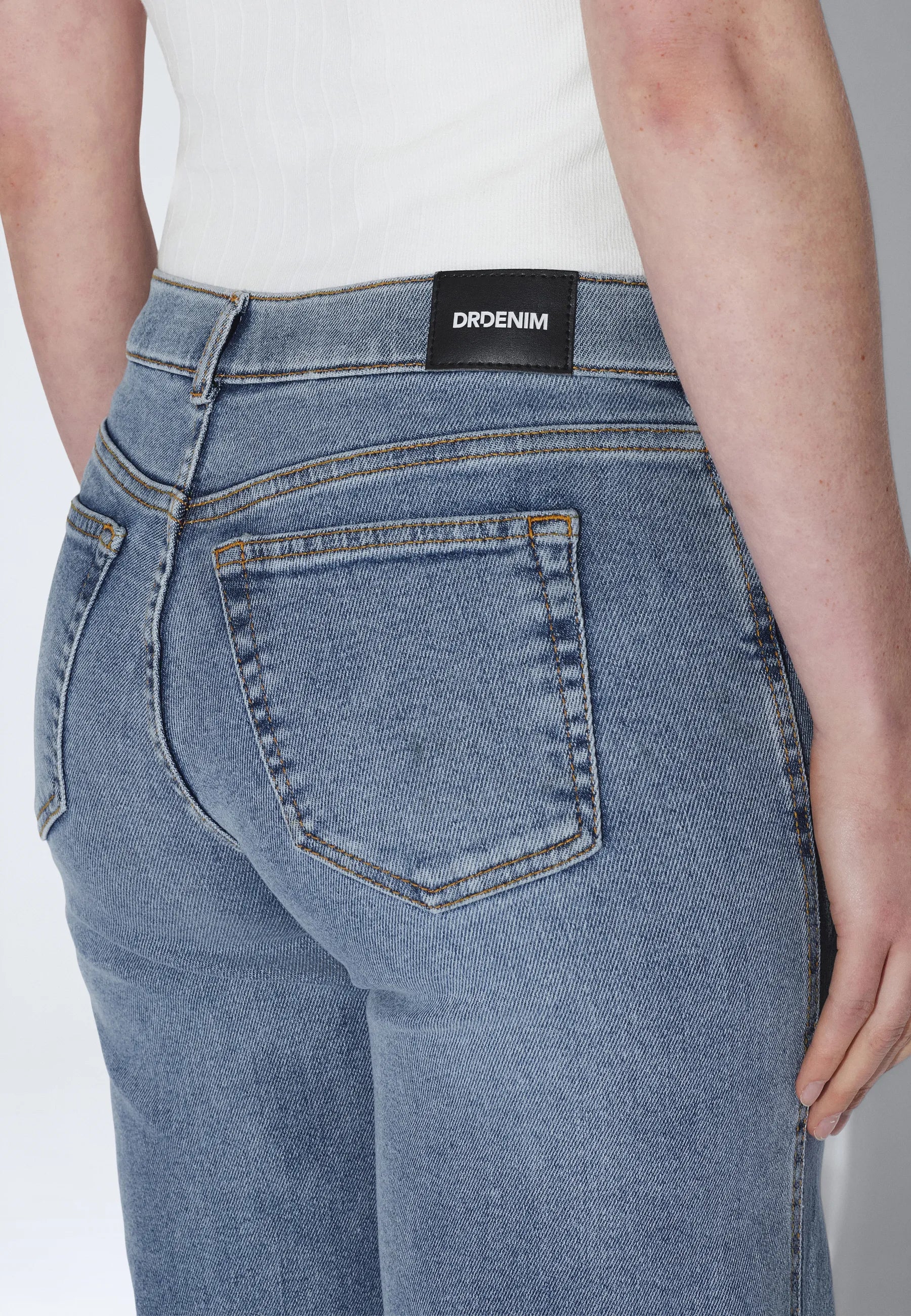 2610105J82_DrDenim_ZilaMidWide_CapeLightUsed_main_W5_2