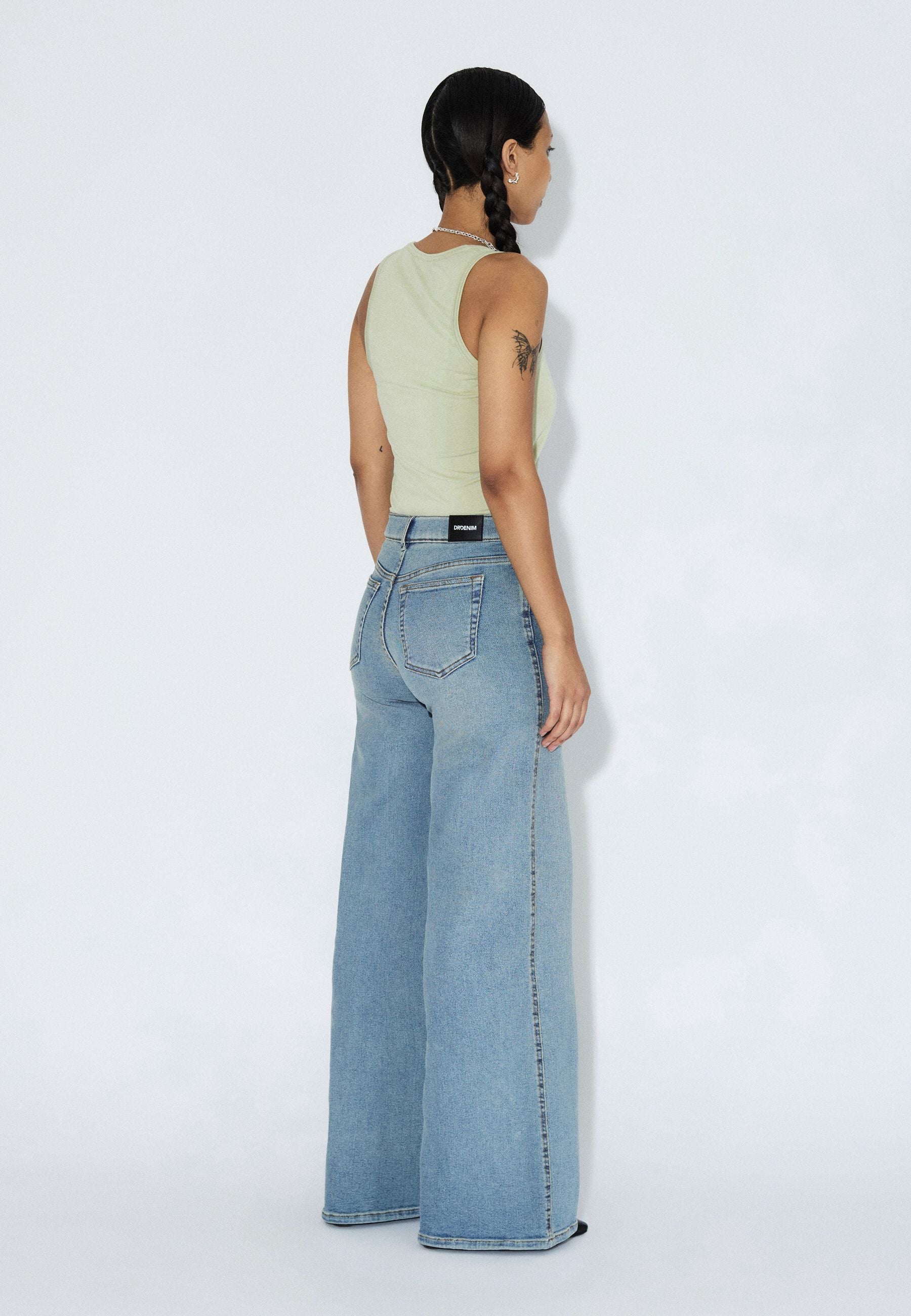 2610105U62_DrDenim_ZilaMidWide_CapeLightVintage_Main_W2_1