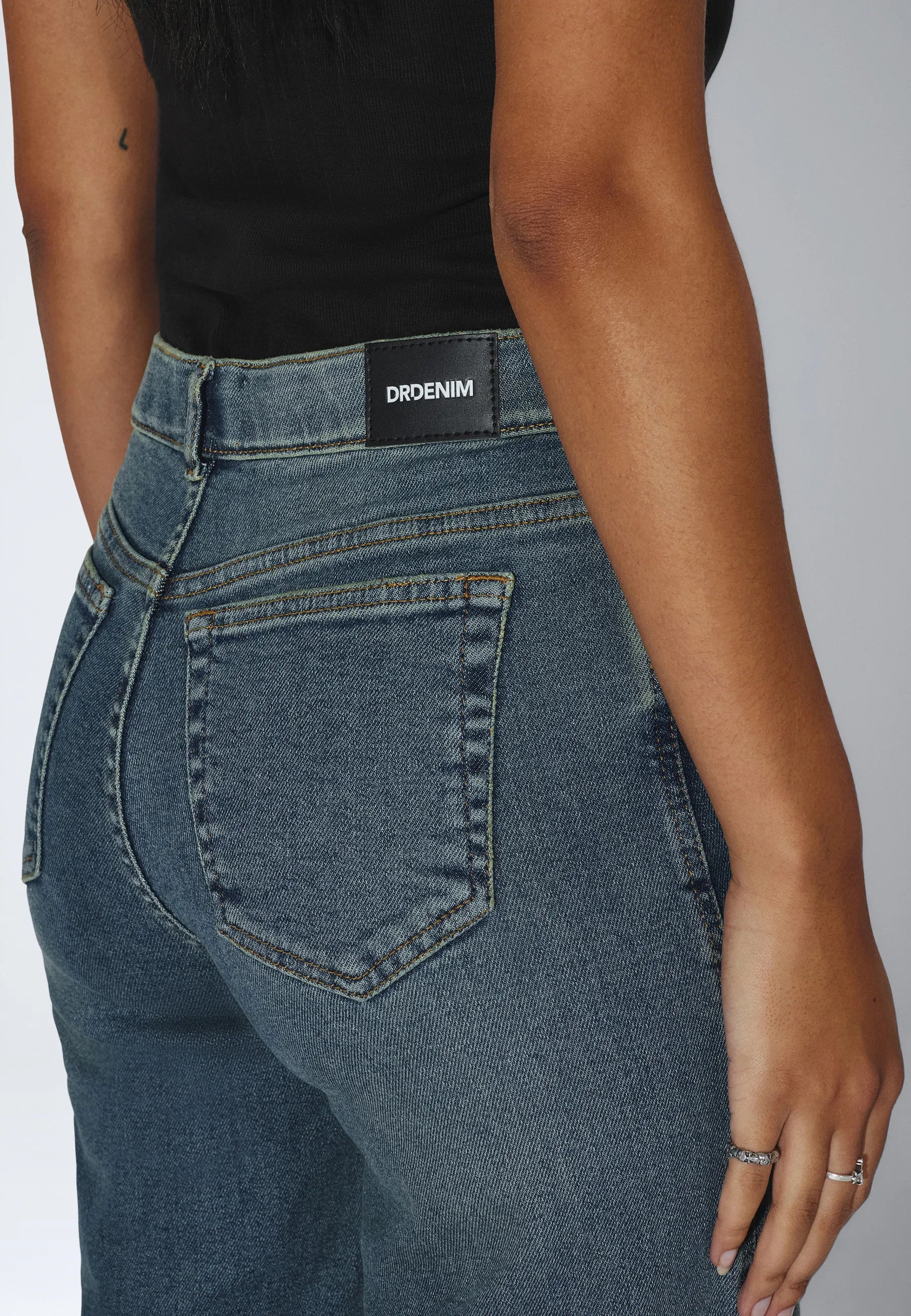2610105U72_DrDenim_ZilaMidWide_CapeMidUsedVintage_main_W5_2