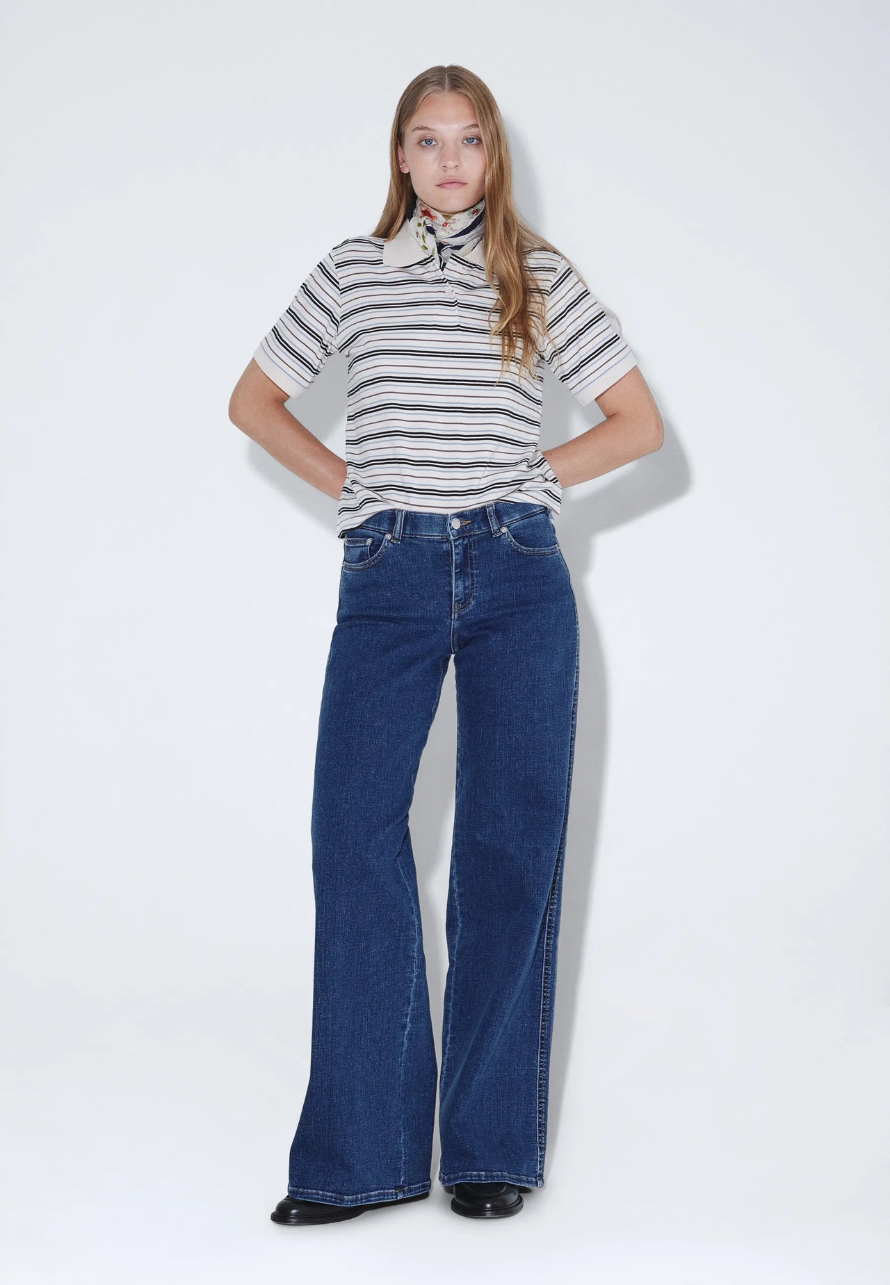 2610105V45_DrDenim_ZilaMidWide_ValeMidPlain_Main_W1_1