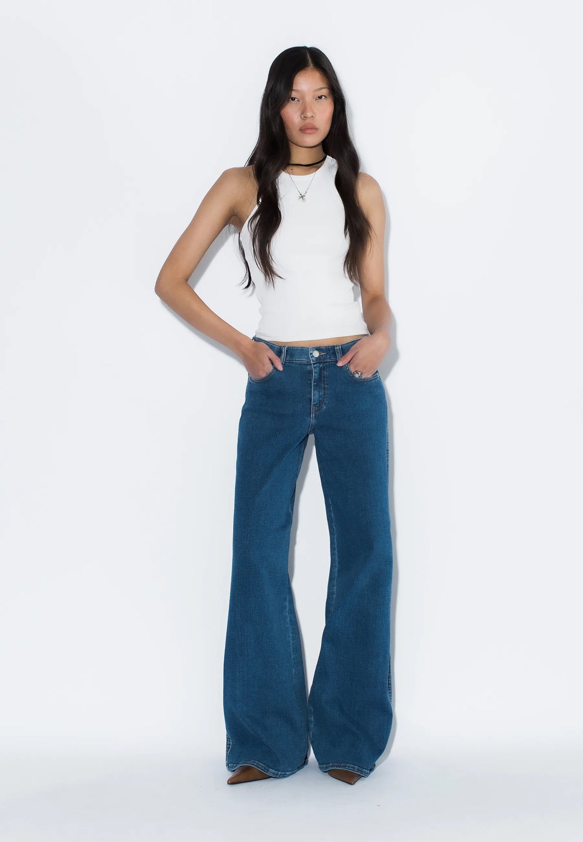 2610105V45_DrDenim_ZilaMidWide_ValeMidPlain_Main_W1_2