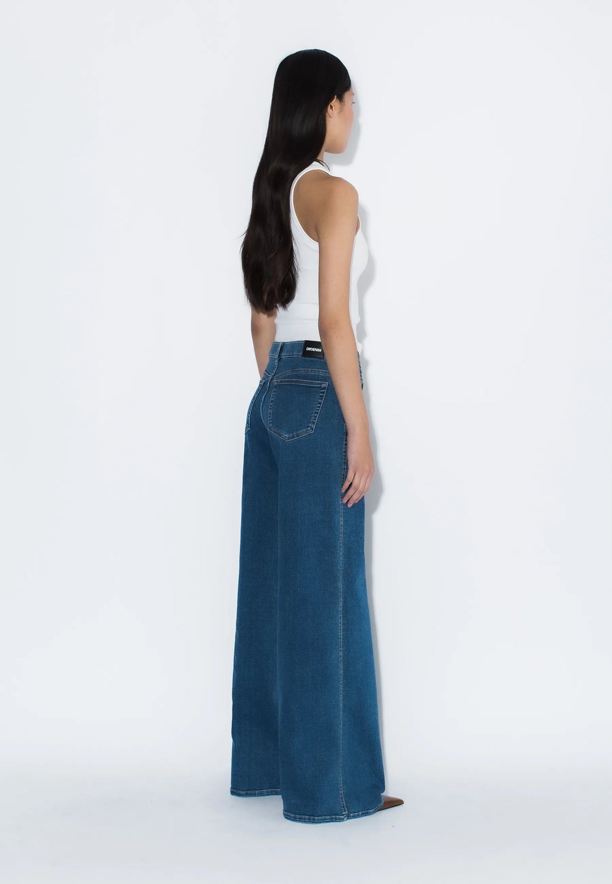 2610105V45_DrDenim_ZilaMidWide_ValeMidPlain_Main_W2_1