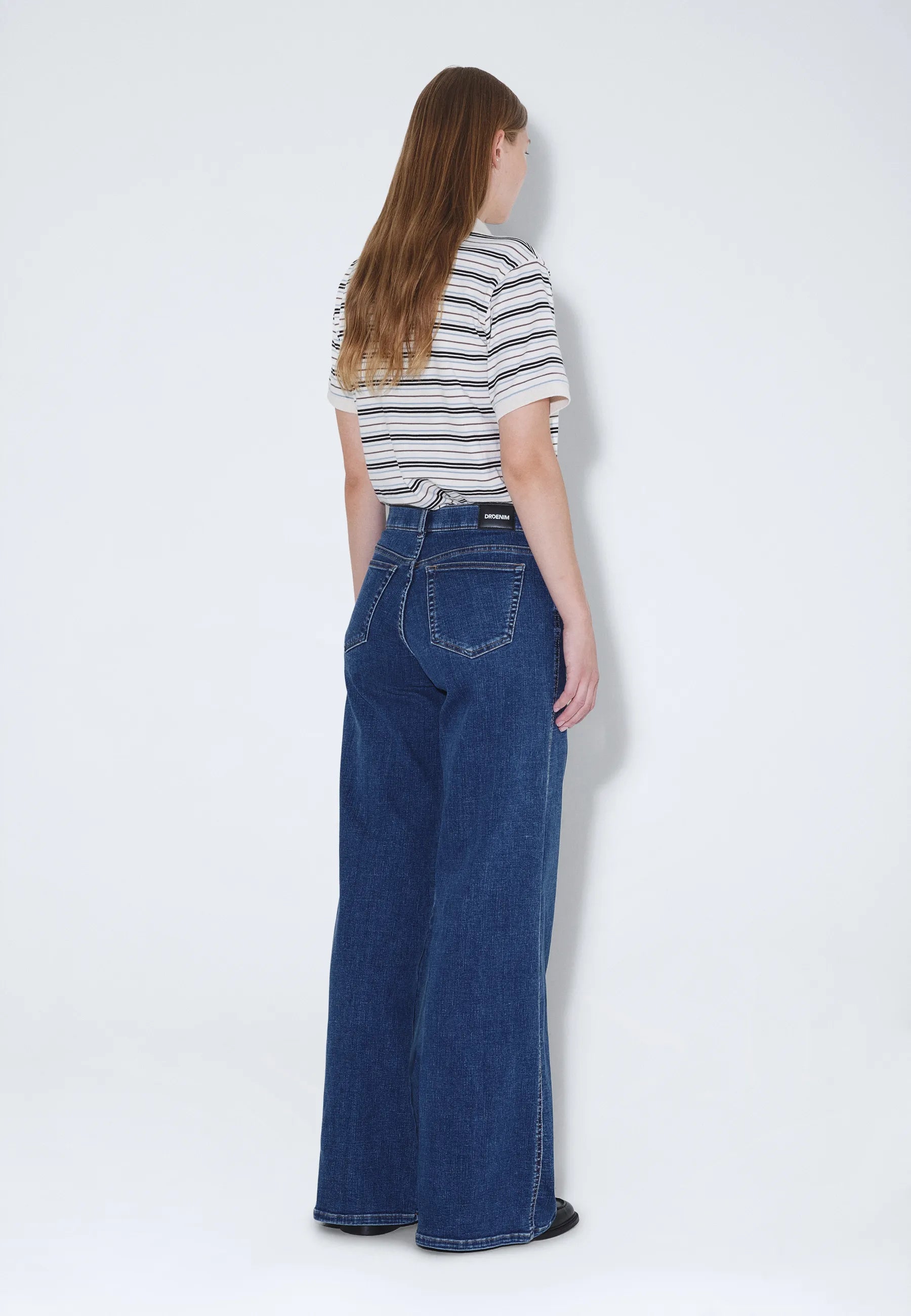 2610105V45_DrDenim_ZilaMidWide_ValeMidPlain_Main_W2_1