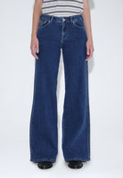 2610105V45_DrDenim_ZilaMidWide_ValeMidPlain_Main_W3_1