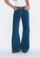 2610105V45_DrDenim_ZilaMidWide_ValeMidPlain_Main_W3_1