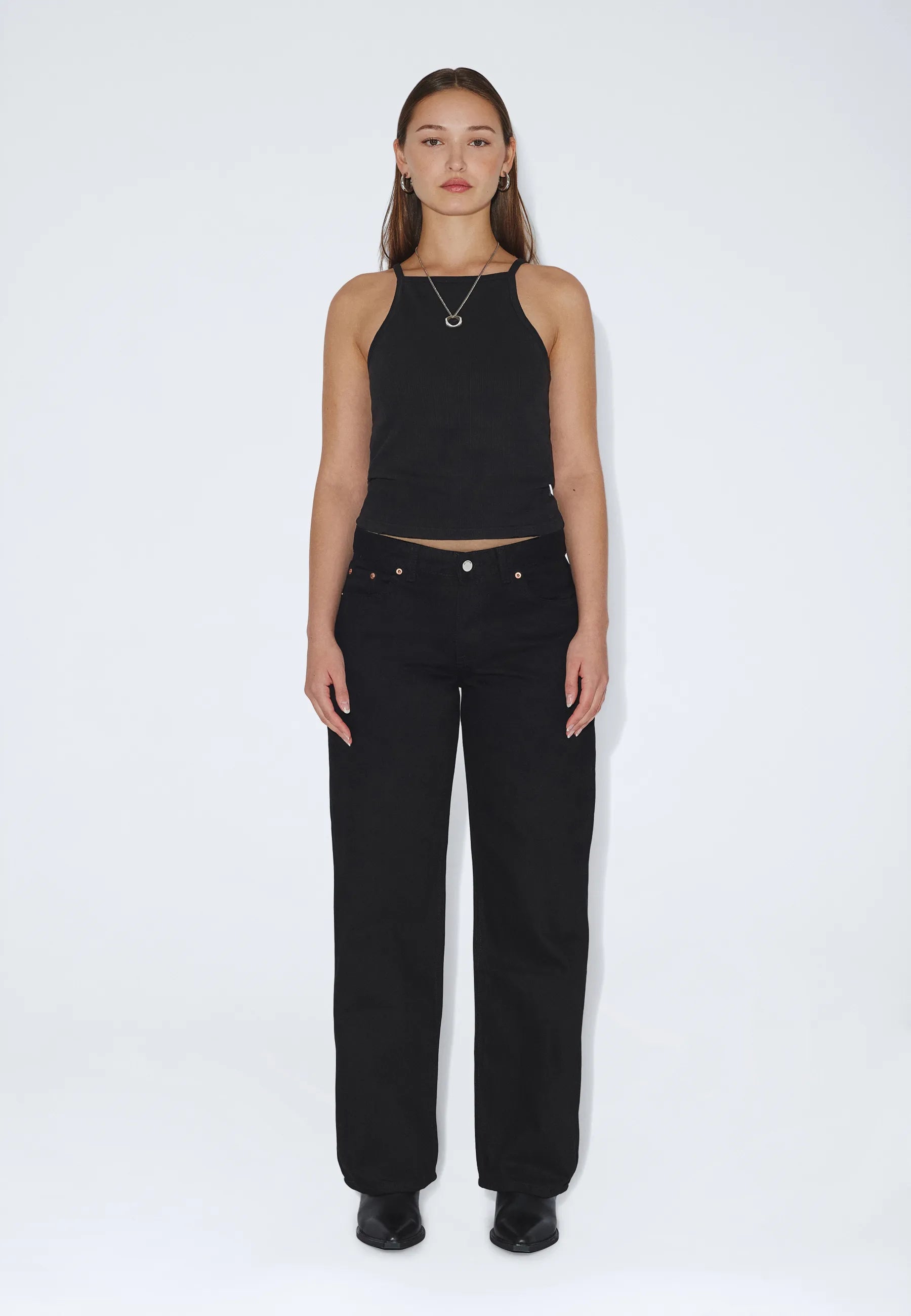 2610106101_DrDenim_NikaMidStraight_Black_main_W1_1