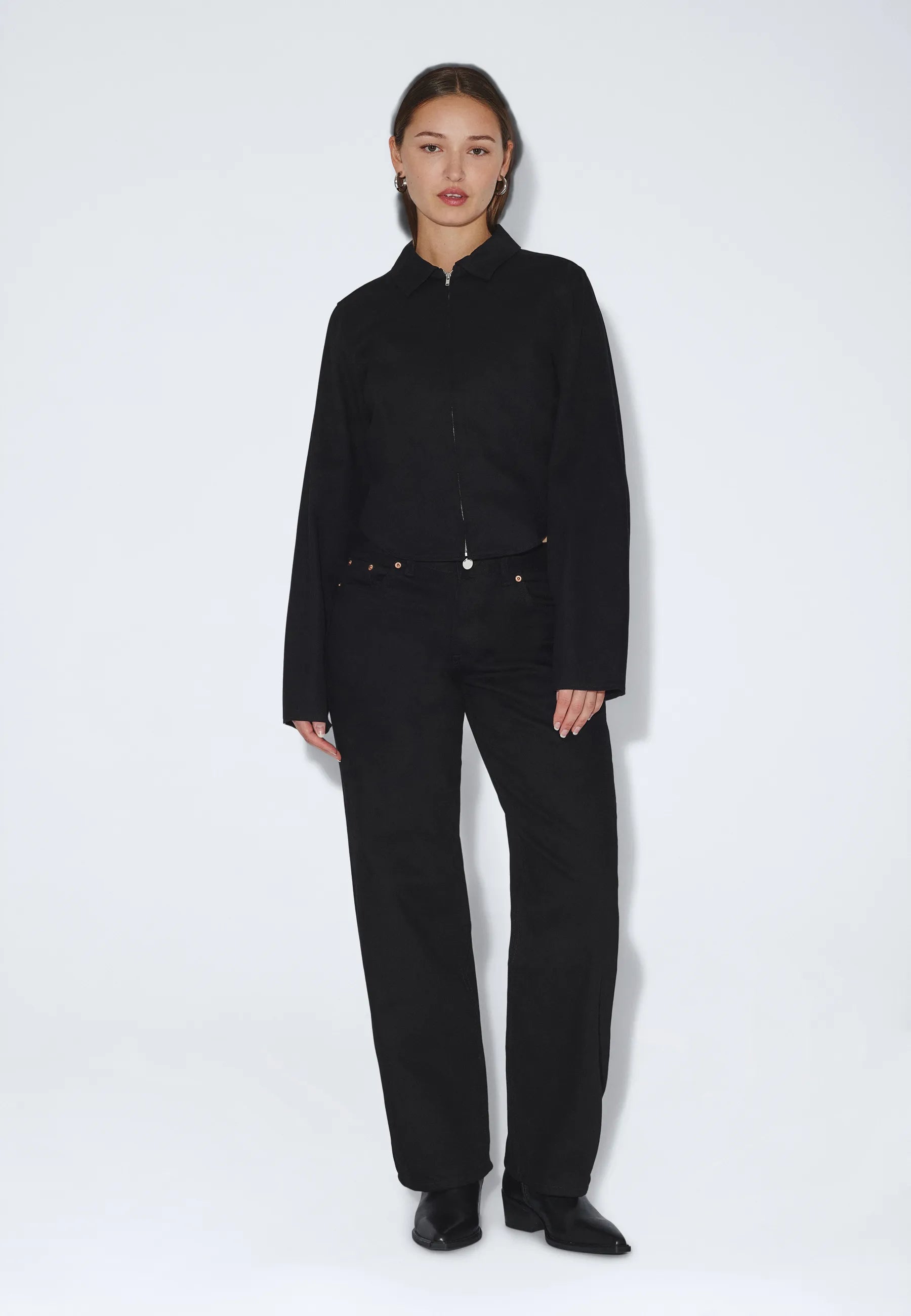 2610106101_DrDenim_NikaMidStraight_Black_main_W1_2