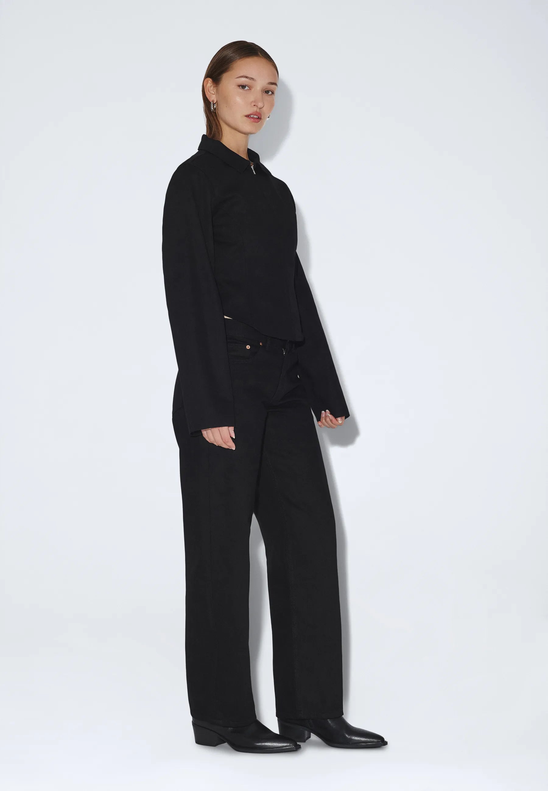 2610106101_DrDenim_NikaMidStraight_Black_main_W1_5