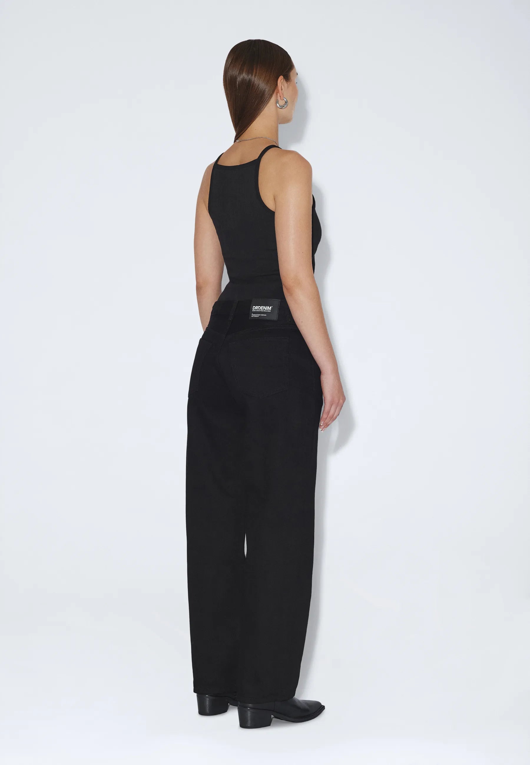 2610106101_DrDenim_NikaMidStraight_Black_main_W2_1