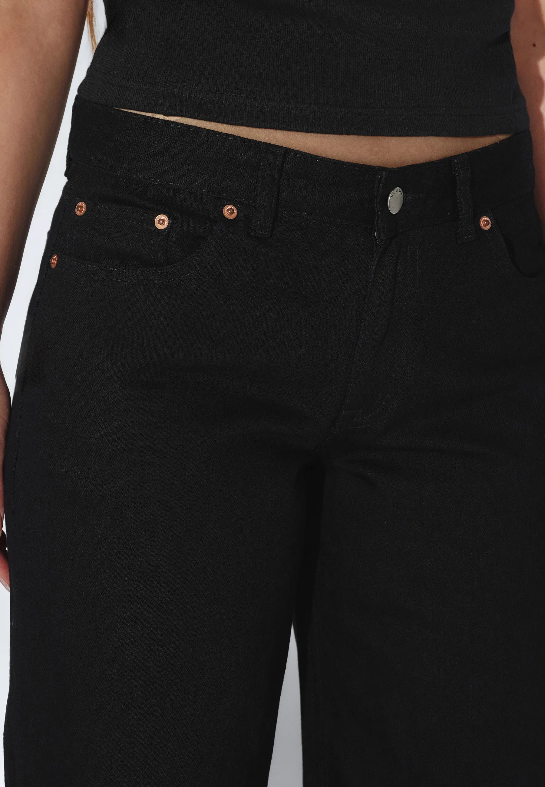 2610106101_DrDenim_NikaMidStraight_Black_main_W5_1