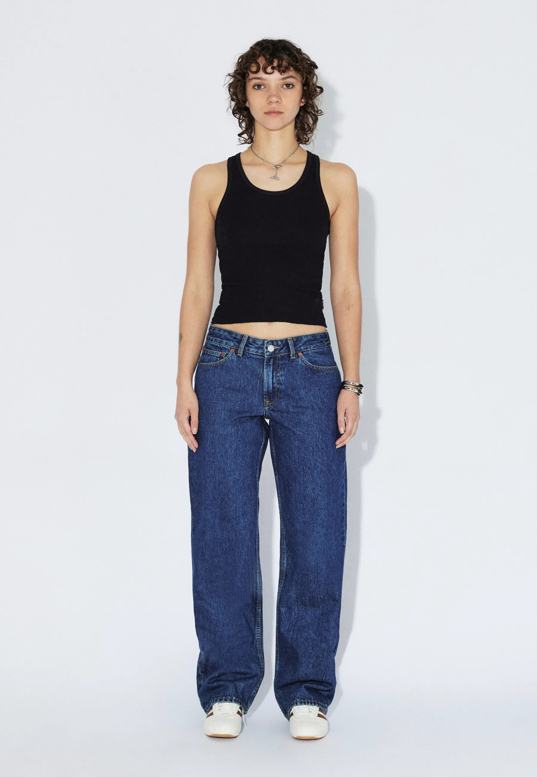 2610106L93_DrDenim_NikaMidStraight_StreamDarkRetroVintage_Main_W1_1