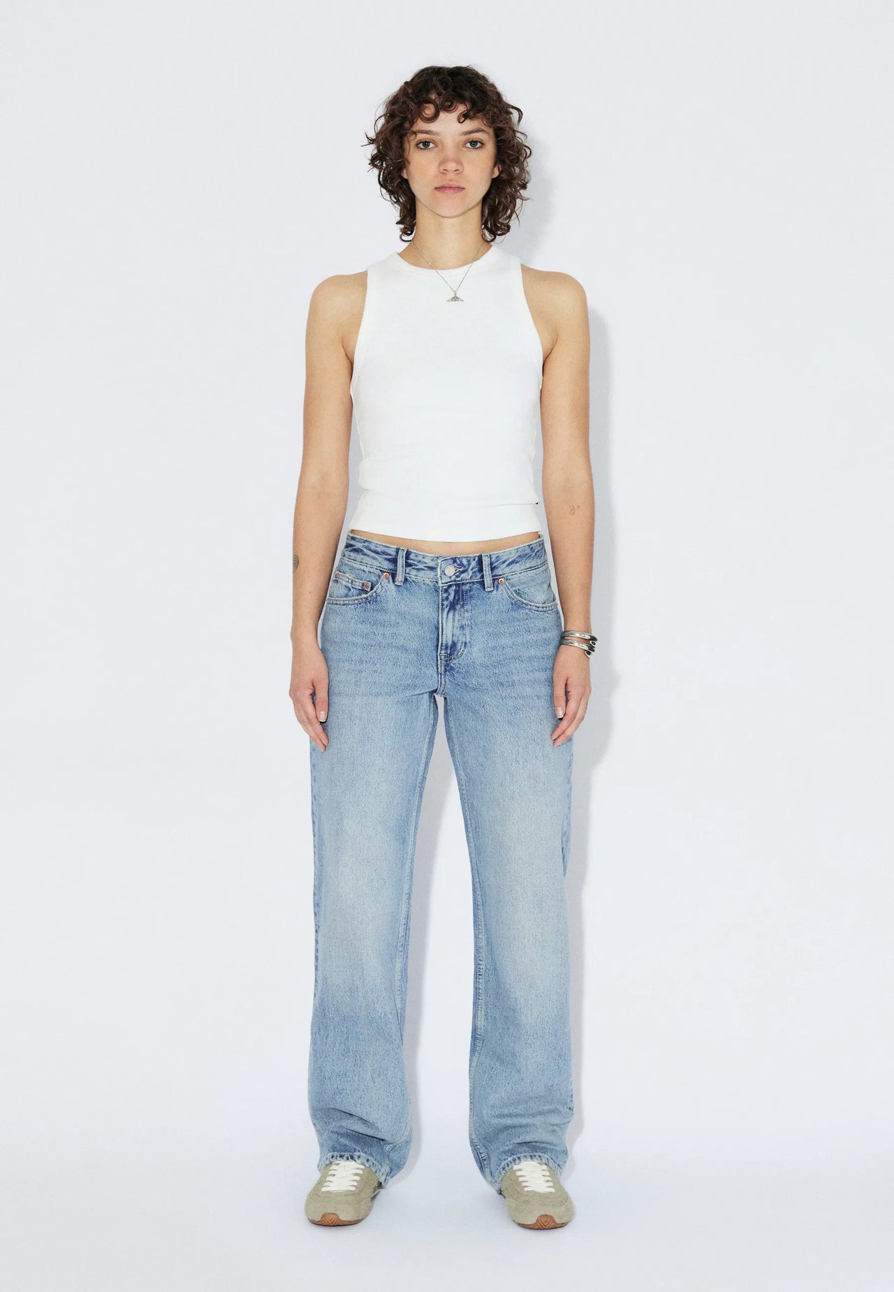 2610106M01_DrDenim_NikaMidStraight_DriftLightUsed_Main_W1_3