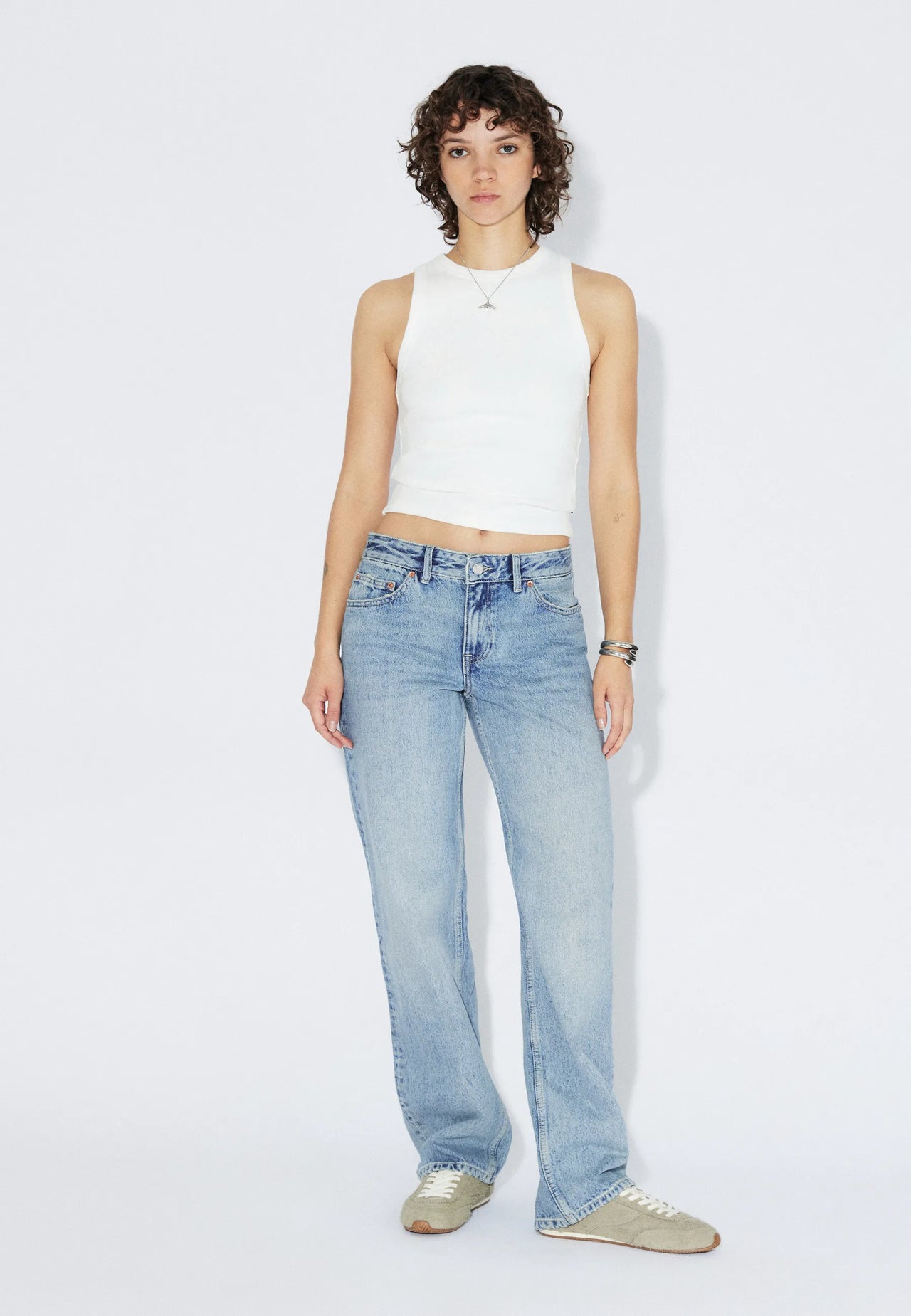 2610106M01_DrDenim_NikaMidStraight_DriftLightUsed_Main_W1_1