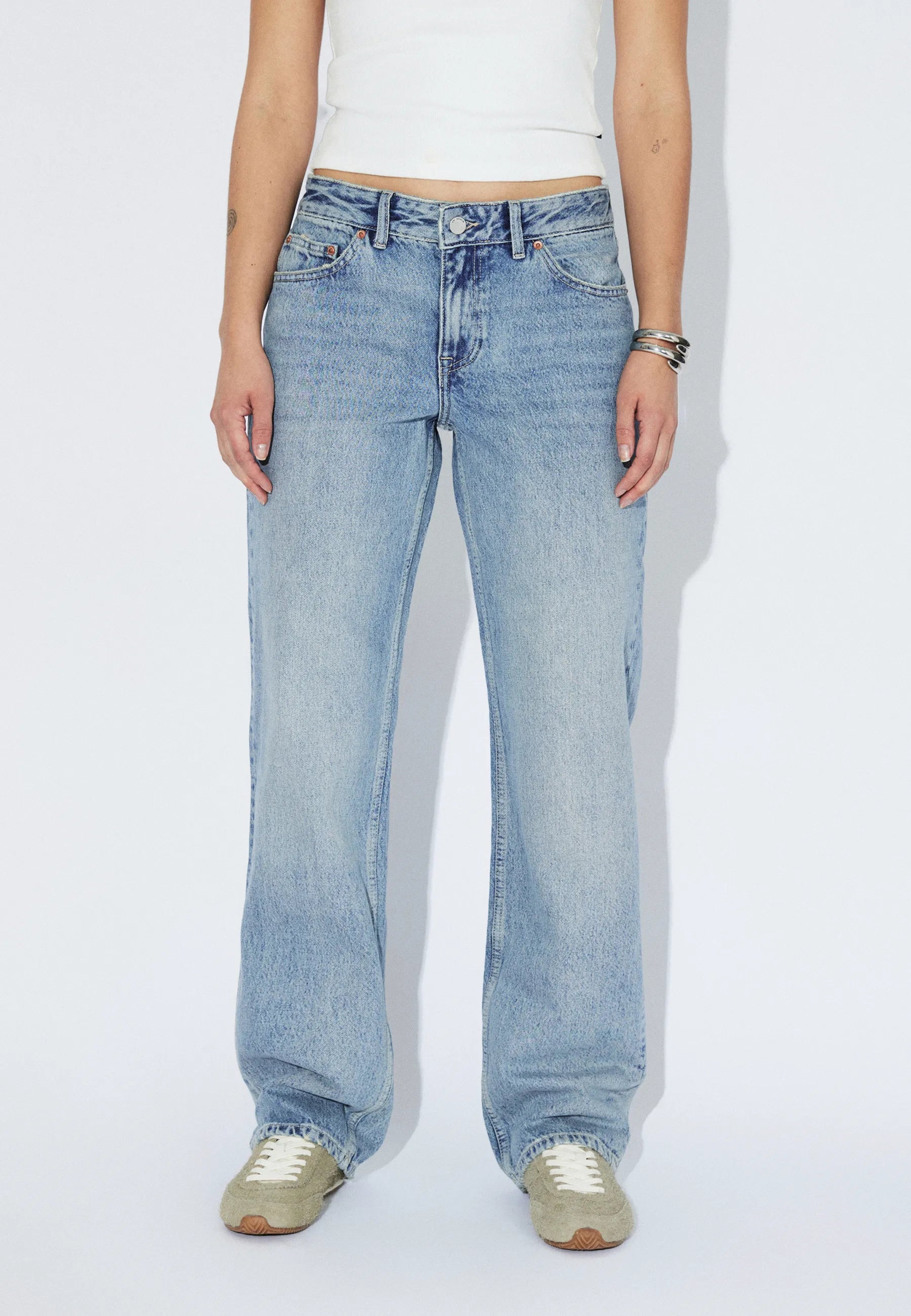 2610106M01_DrDenim_NikaMidStraight_DriftLightUsed_Main_W3_1