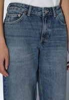 2610106M06_DrDenim_NikaMidStraight_DriftMidUsed_main_W5_1