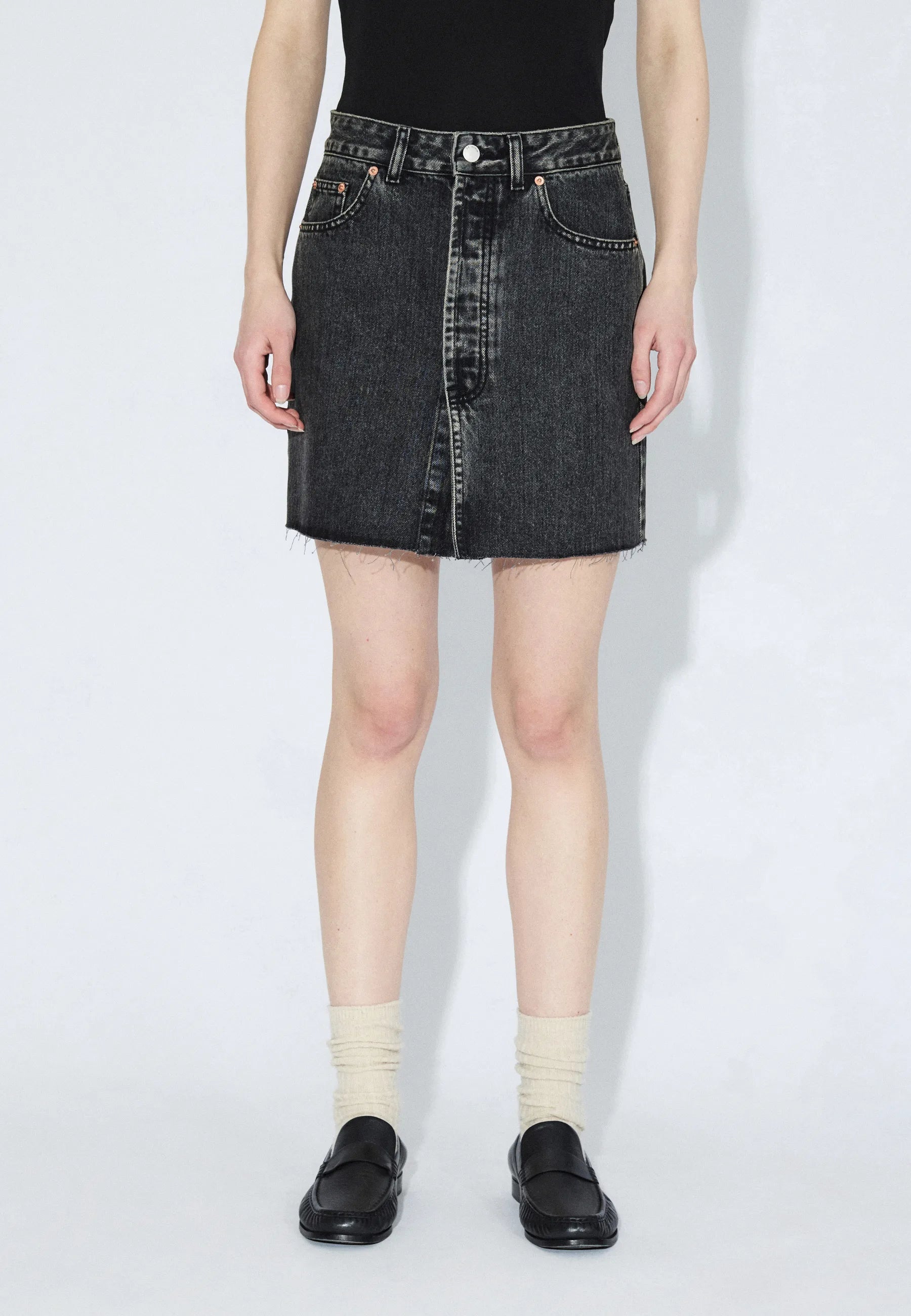 2610108V60_DrDenim_AraSkirt_AgedBlack_Main_W3_1