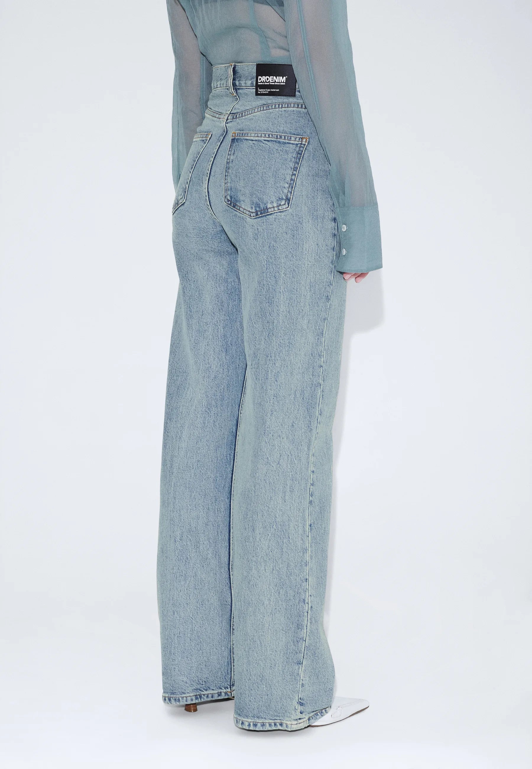 2610111L54_DrDenim_EchoHighStraight_BayLightRetroDirt_Main_W4_1