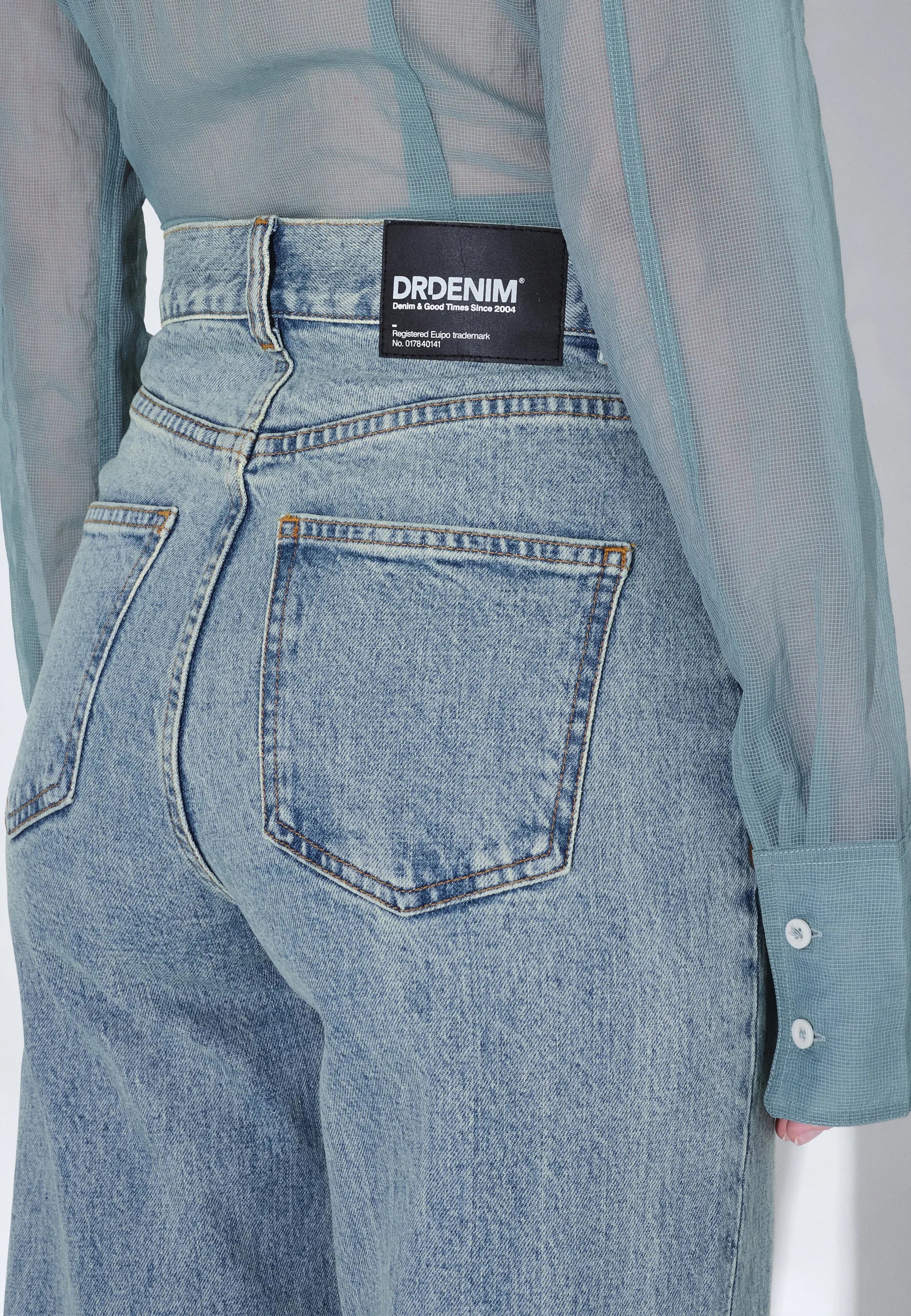 2610111L54_DrDenim_EchoHighStraight_BayLightRetroDirt_Main_W5_2