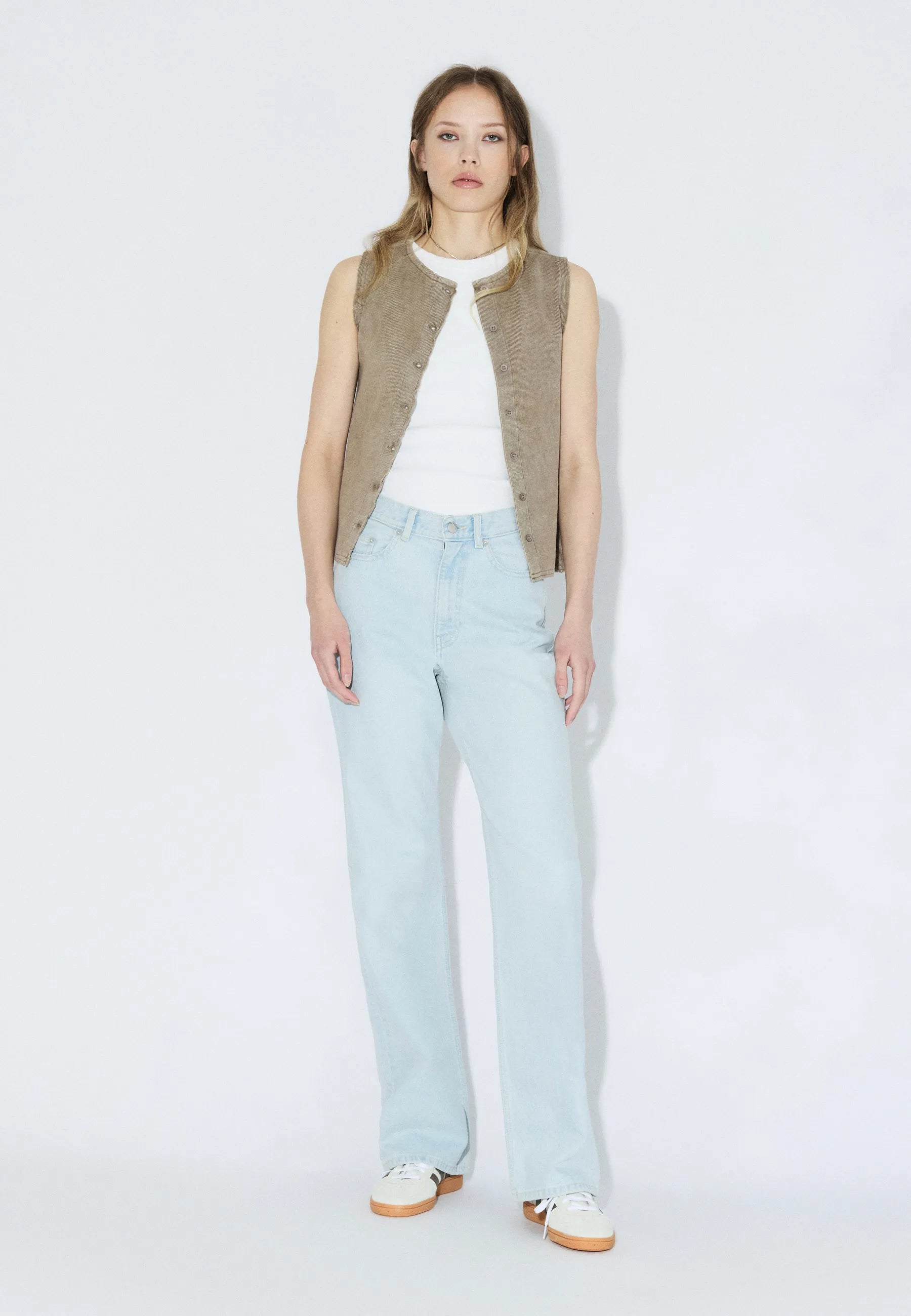 2610111L59_DrDenim_EchoHighStraight_BaySuperlightUsed_Main_W1_2