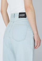2610111L59_DrDenim_EchoHighStraight_BaySuperlightUsed_Main_W5_2