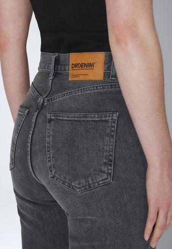 2610111L66_DrDenim_EchoHighStraight_TarMidGreyUsed_main_W5_6