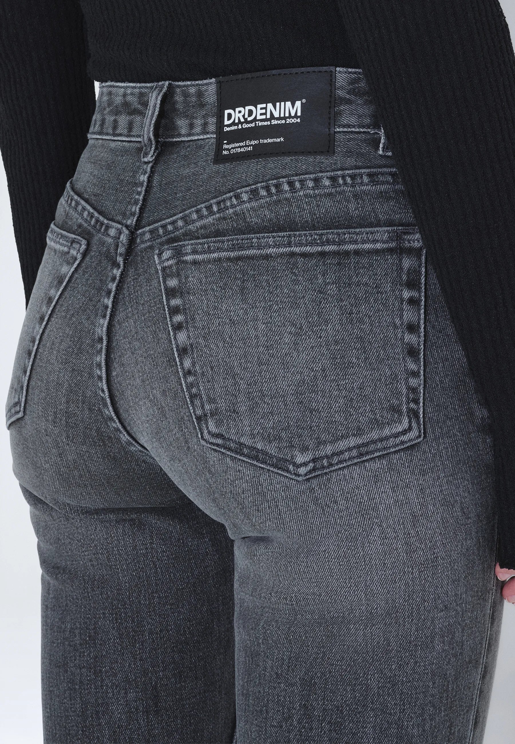 2610112L66_DrDenim_ElbaMidBootcut_TarMidGreyUsed_Main_W5_2