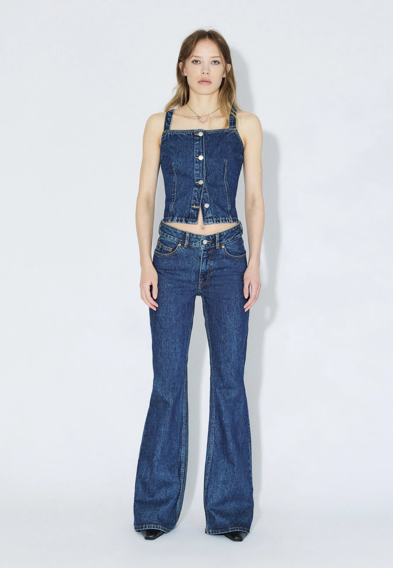 2610112L71_DrDenim_ElbaMidBootcut_BayDarkRetroVintage_Main_W1_3