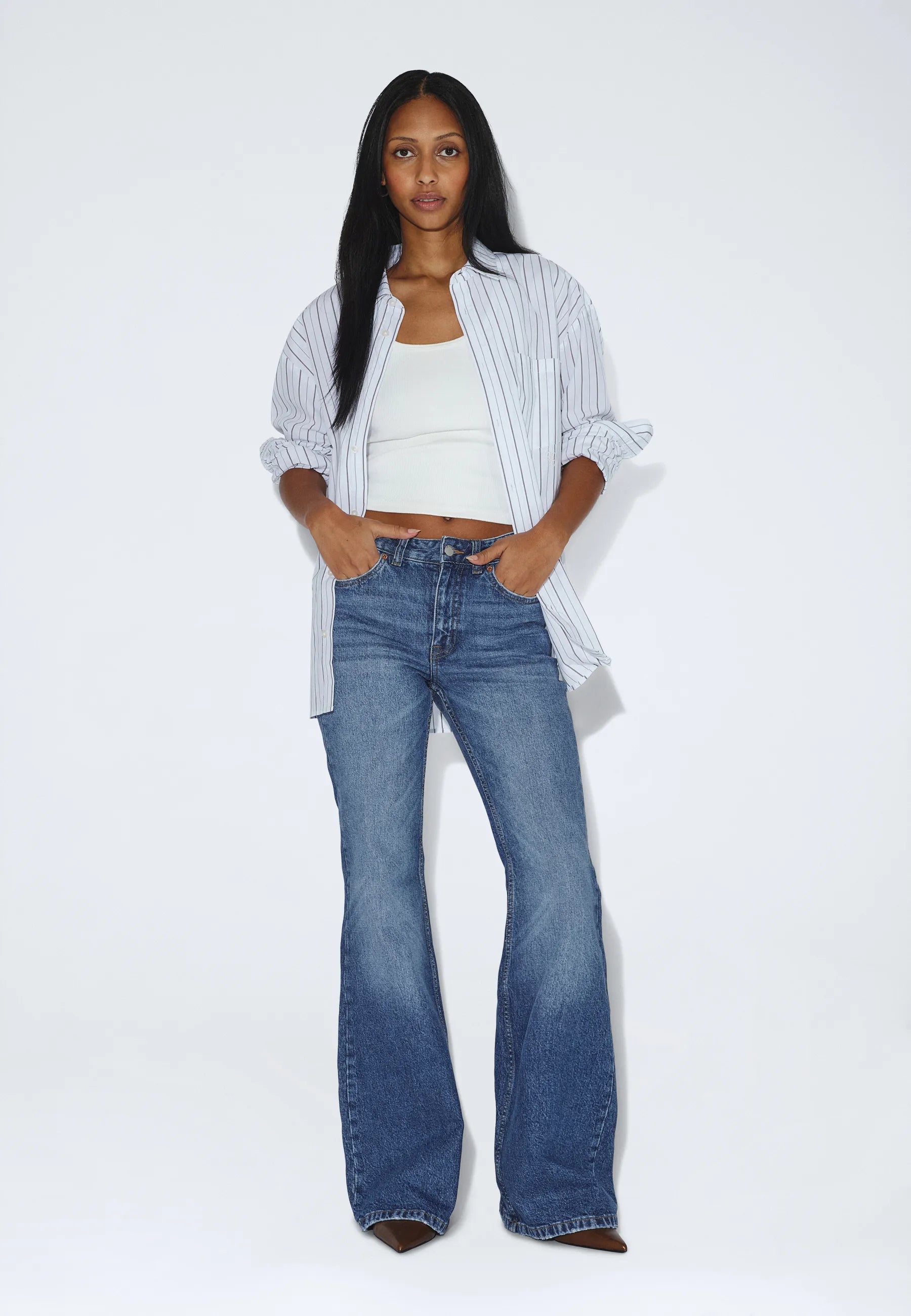 2610112L79_DrDenim_ElbaMidBootcut_BayMidFadeWorn_main_W1_3