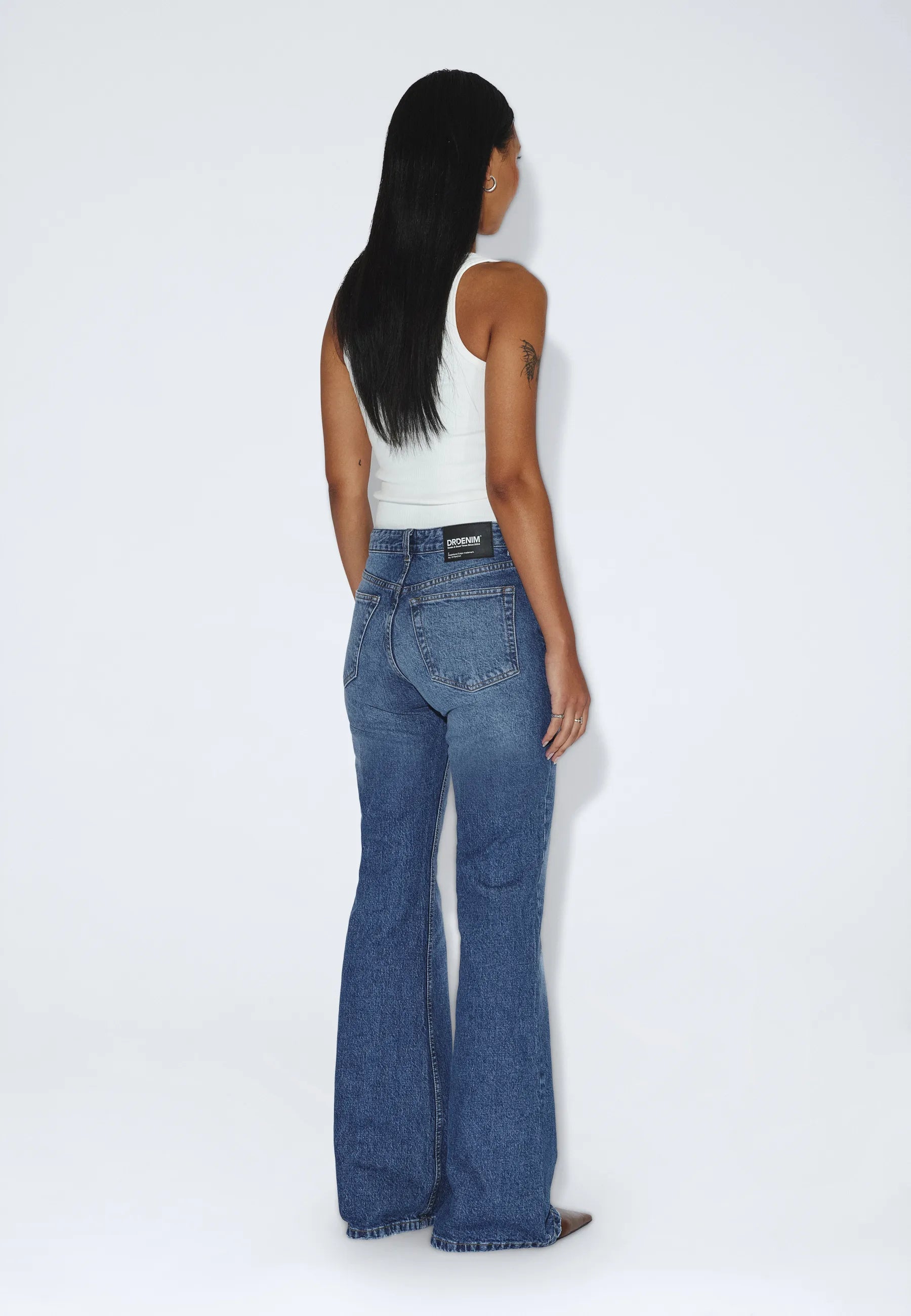 2610112L79_DrDenim_ElbaMidBootcut_BayMidFadeWorn_main_W2_1