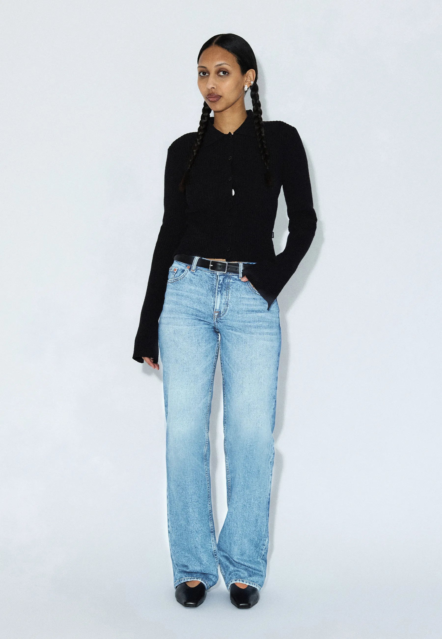 2610113L55_DrDenim_AddyMidStraight_BayLightUsedVintage_Main_W1_22