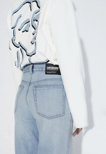 2610113L55_DrDenim_AddyMidStraight_BayLightUsedVintage_Main_W5_2