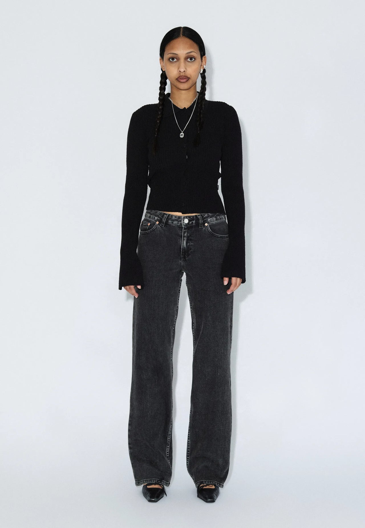 2610113L62_DrDenim_AddyMidStraight_TarAgedBlack_Main_W1_2