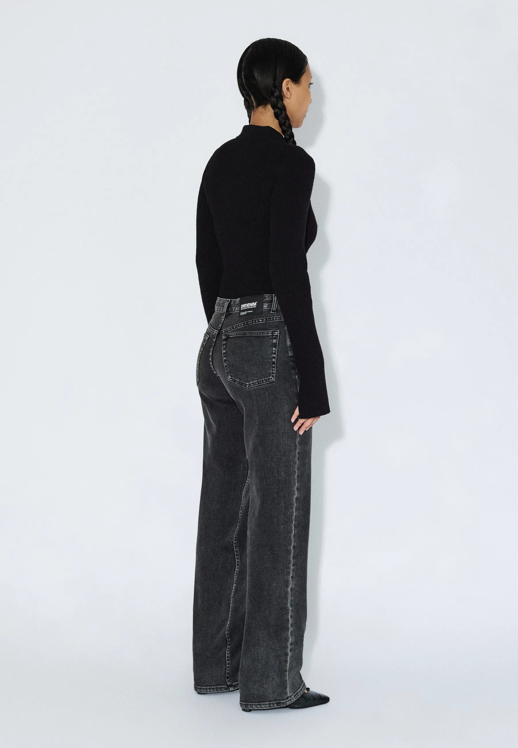 2610113L62_DrDenim_AddyMidStraight_TarAgedBlack_Main_W2_1