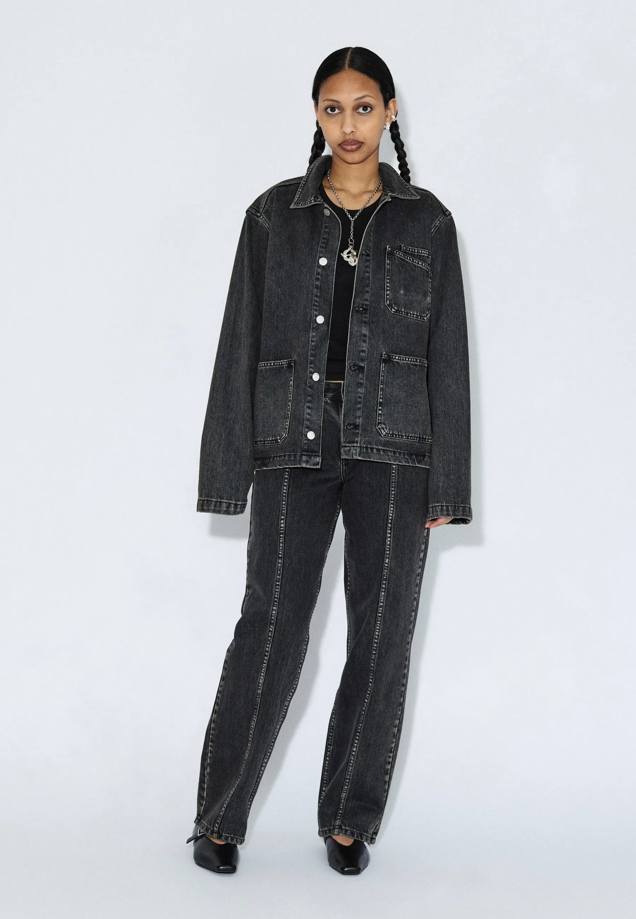 2610114V60_DrDenim_NikaMidStraightWorker_AgedBlack_Main_W1_1