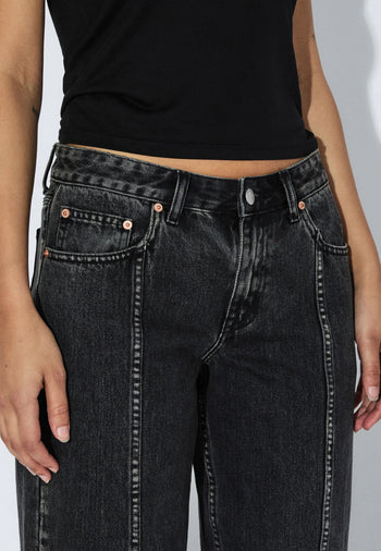 2610114V60_DrDenim_NikaMidStraightWorker_AgedBlack_Main_W5_1